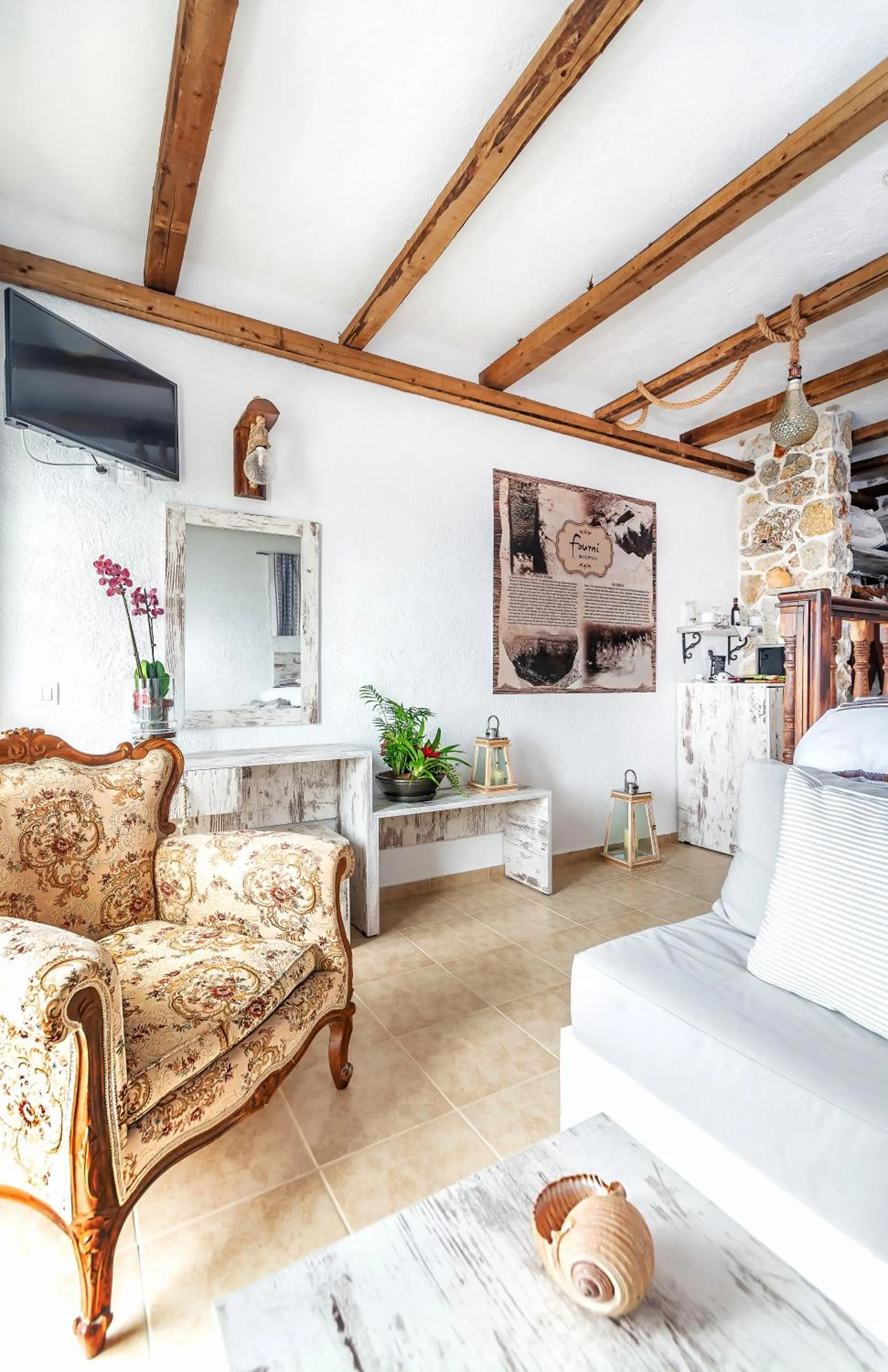 Living room in Limeri Traditional Guest House