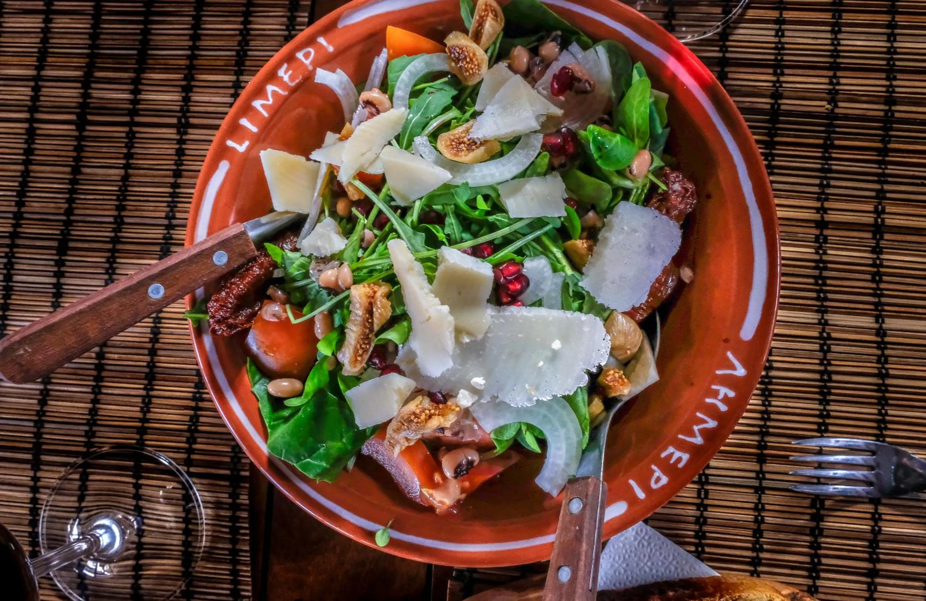 Food and drinks in Limeri Traditional Guest House