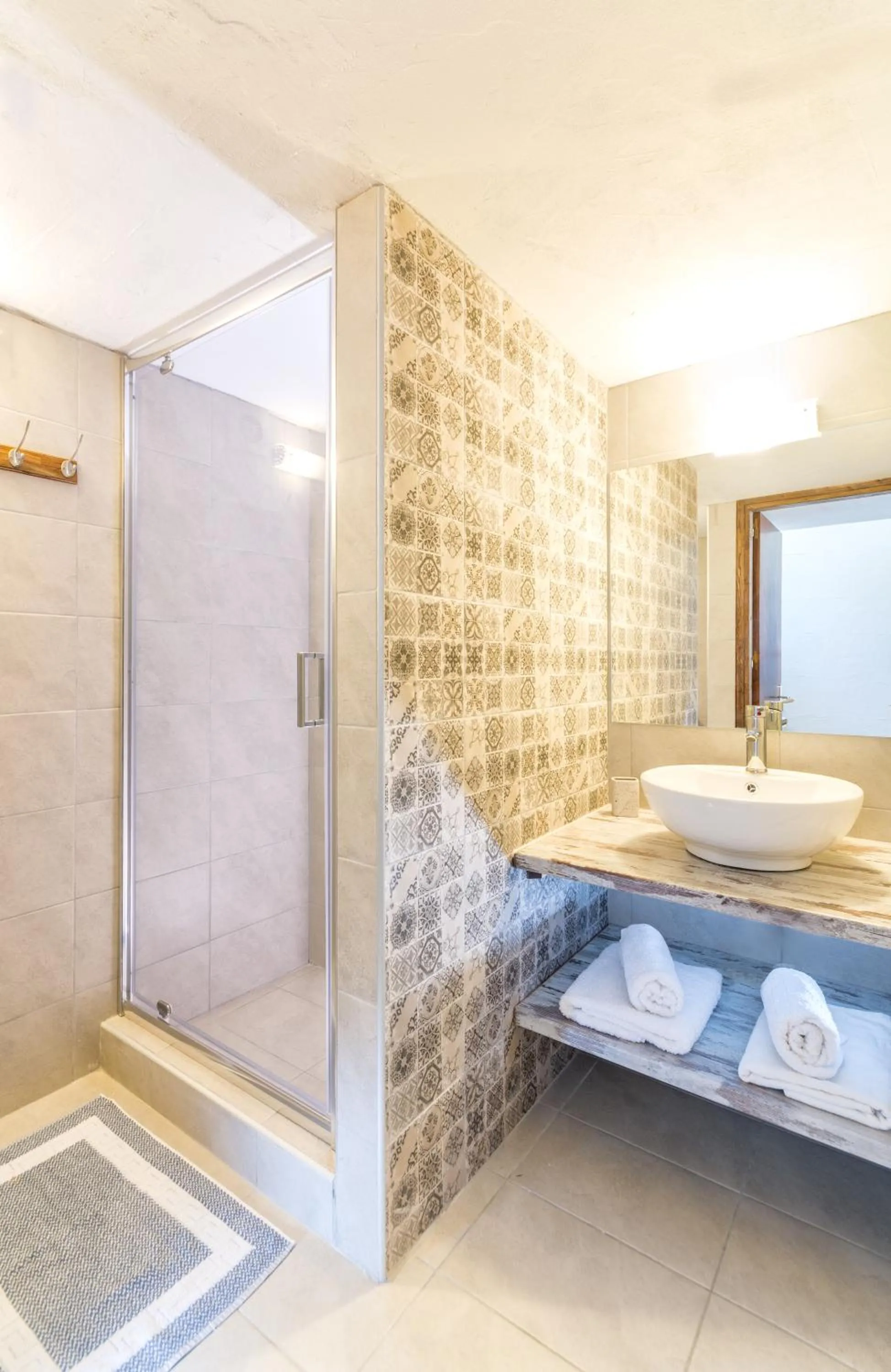 Shower, Bed in Limeri Traditional Guest House