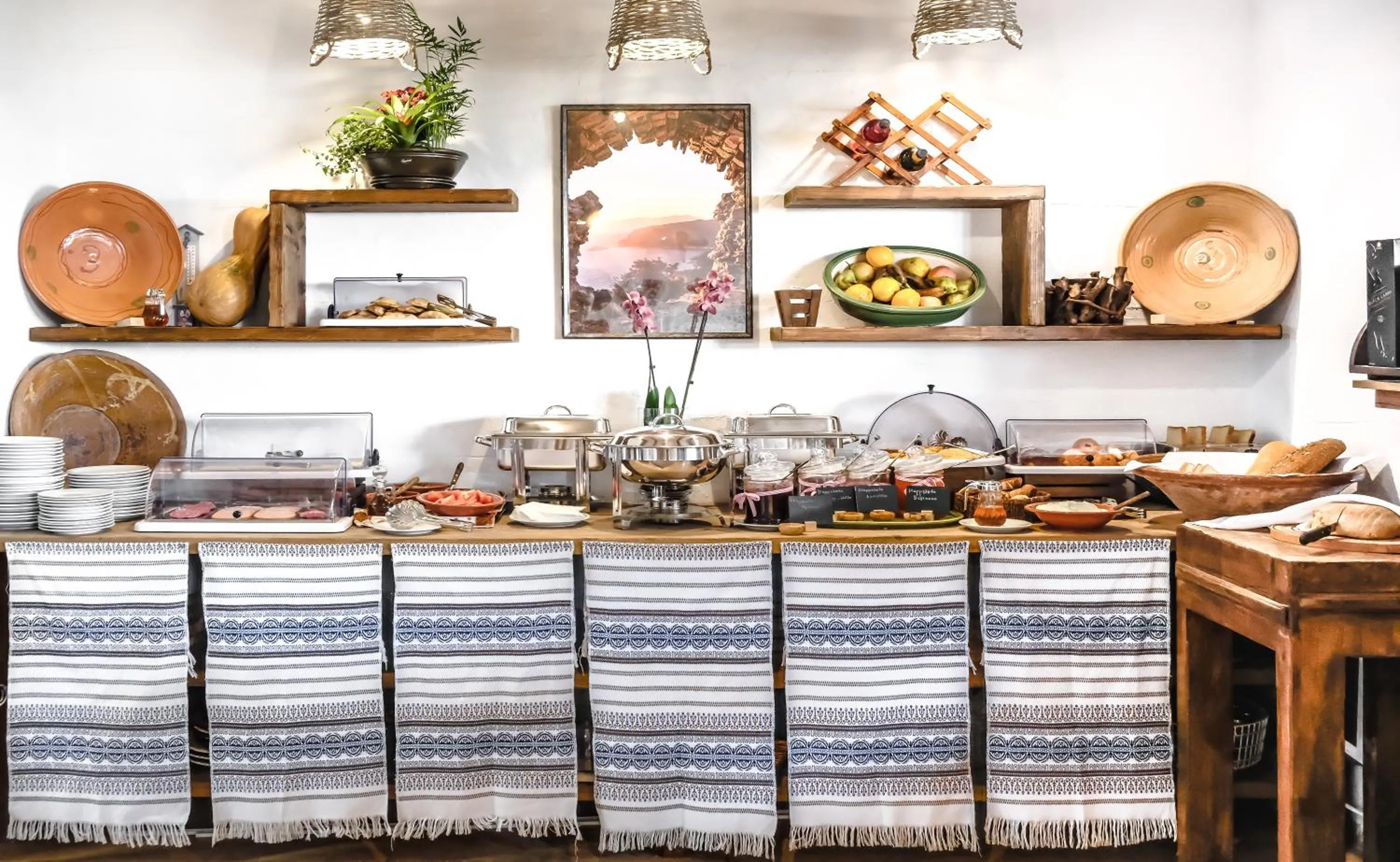 Food and drinks in Limeri Traditional Guest House