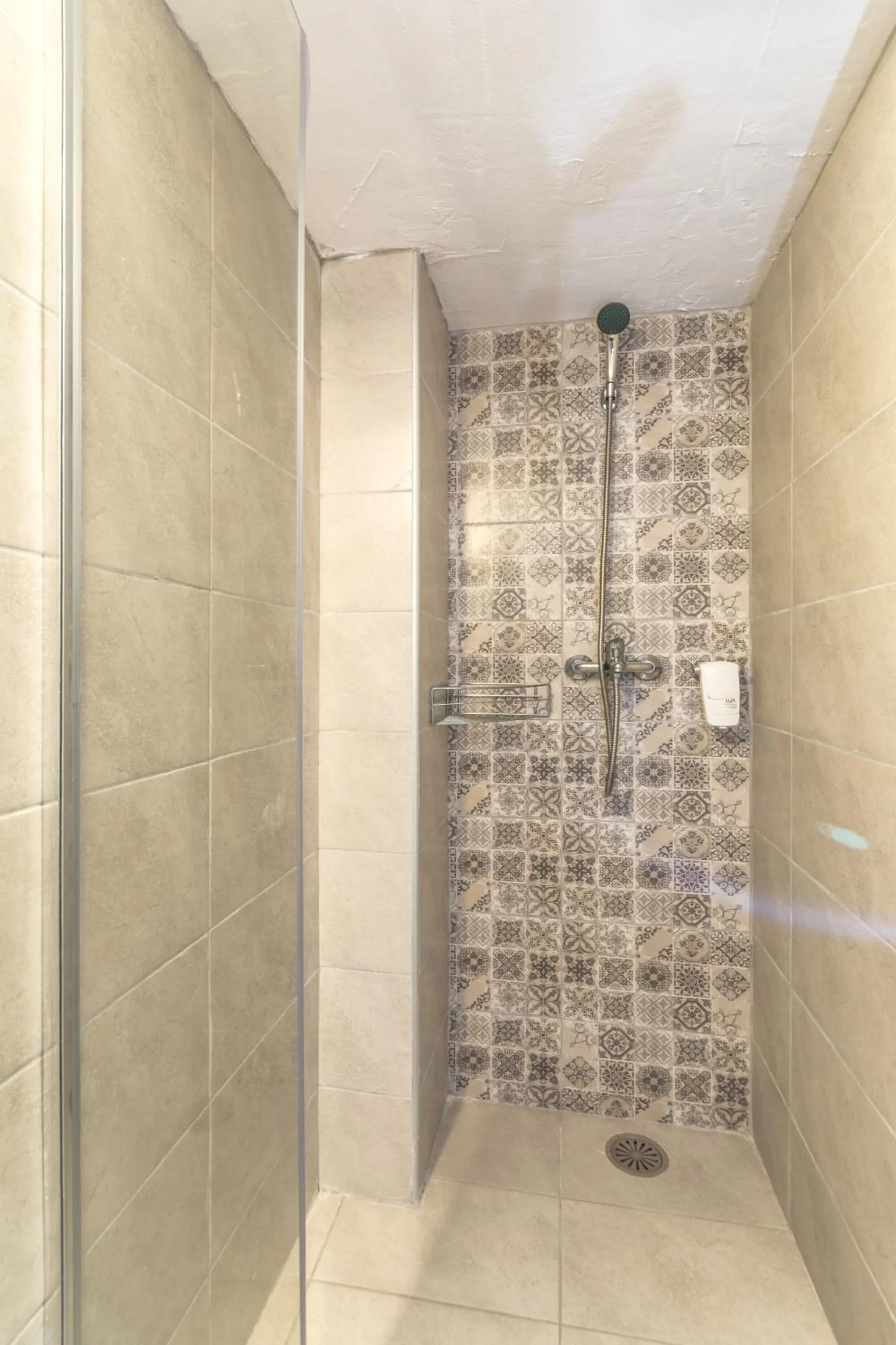 Shower in Limeri Traditional Guest House