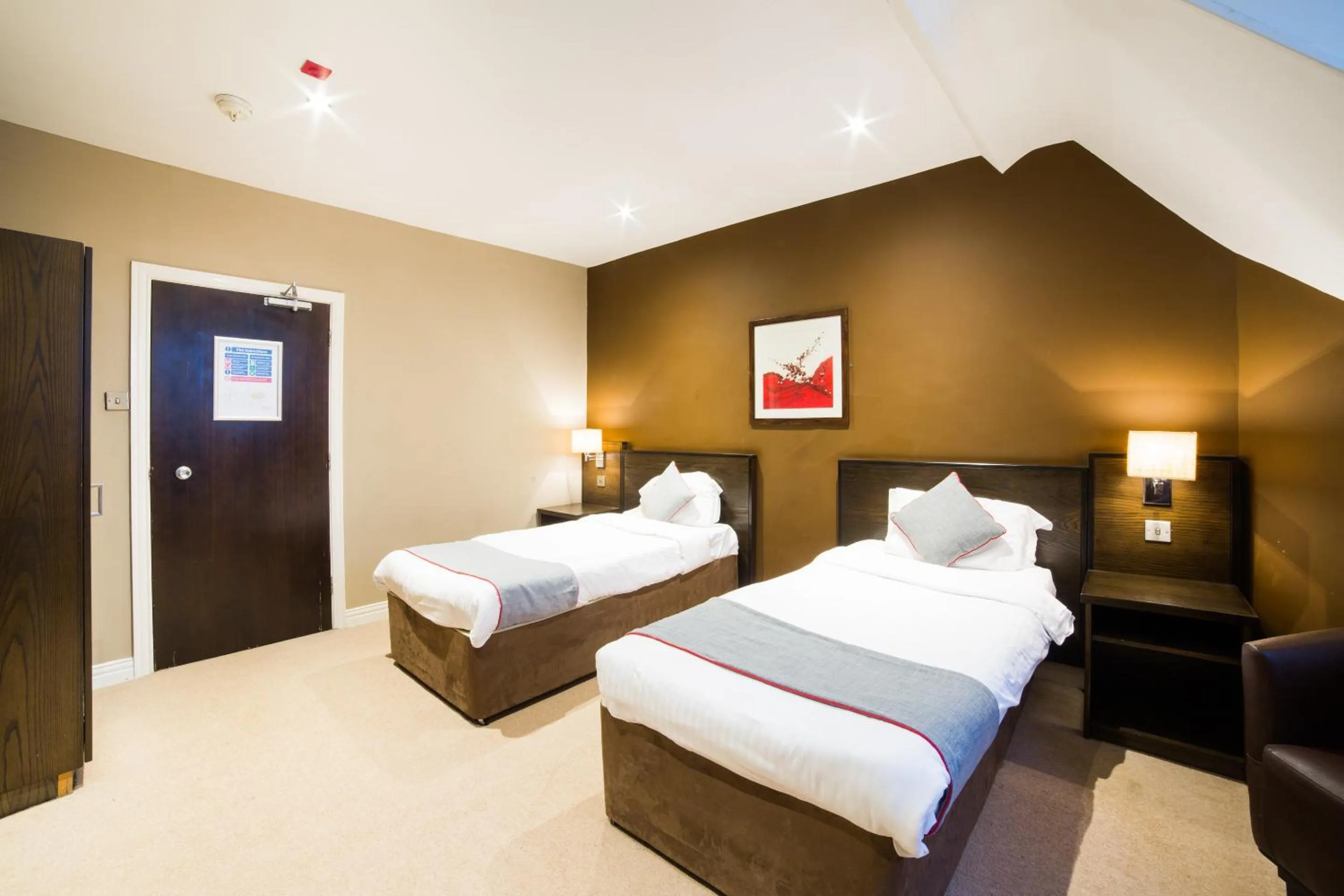 Bedroom in OYO Hotel Majestic