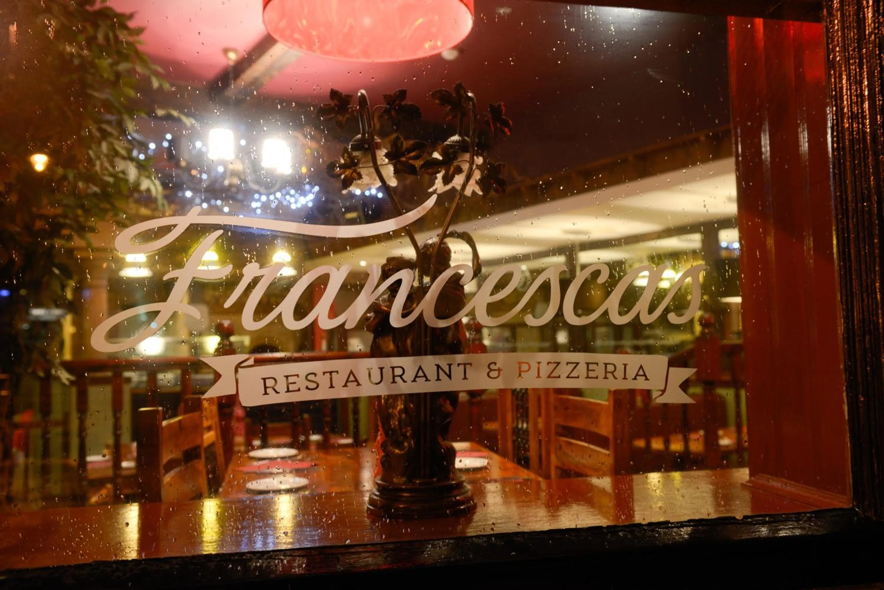 Restaurant/places to eat in OYO Hotel Majestic