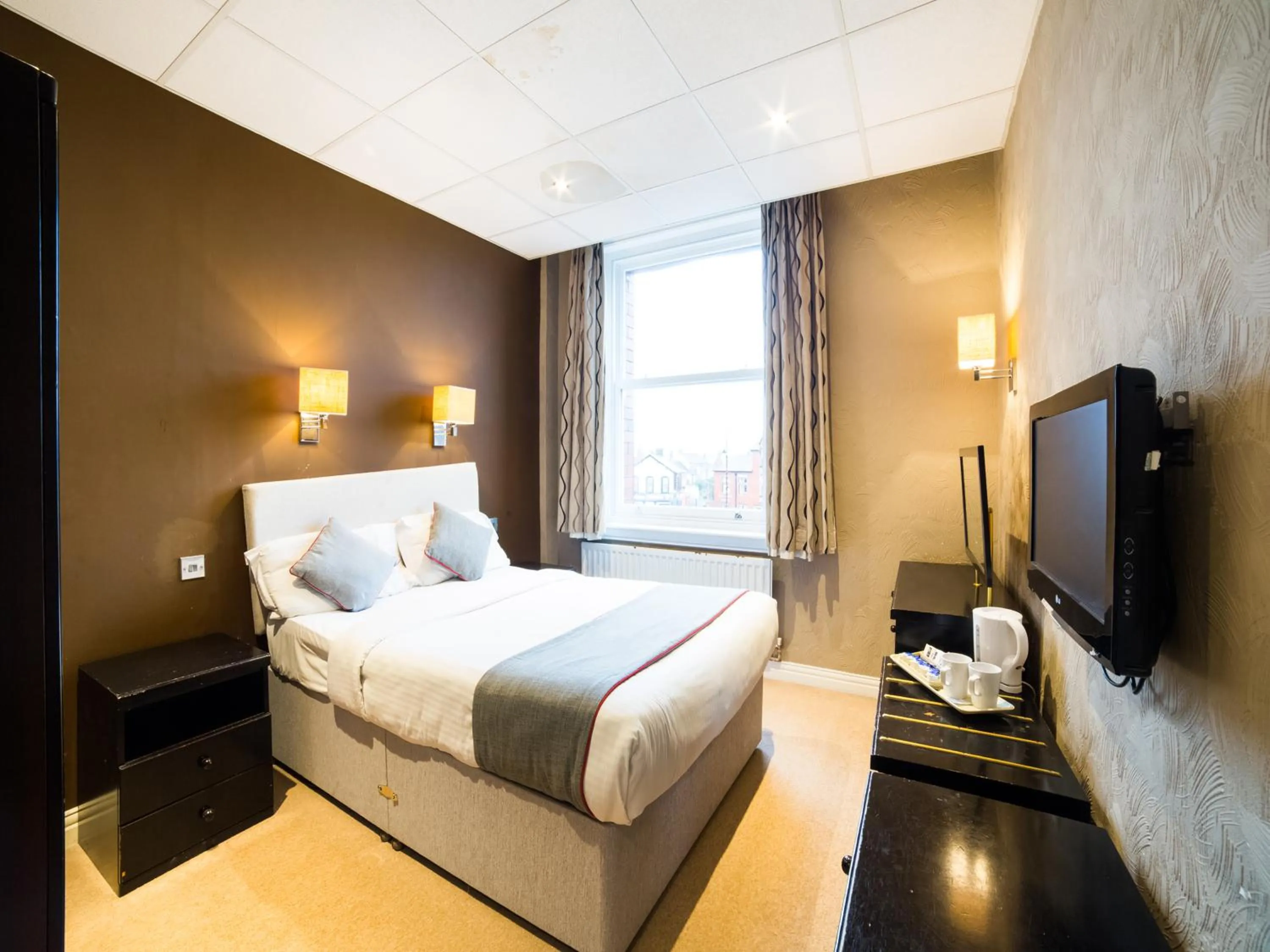 Photo of the whole room in OYO Hotel Majestic