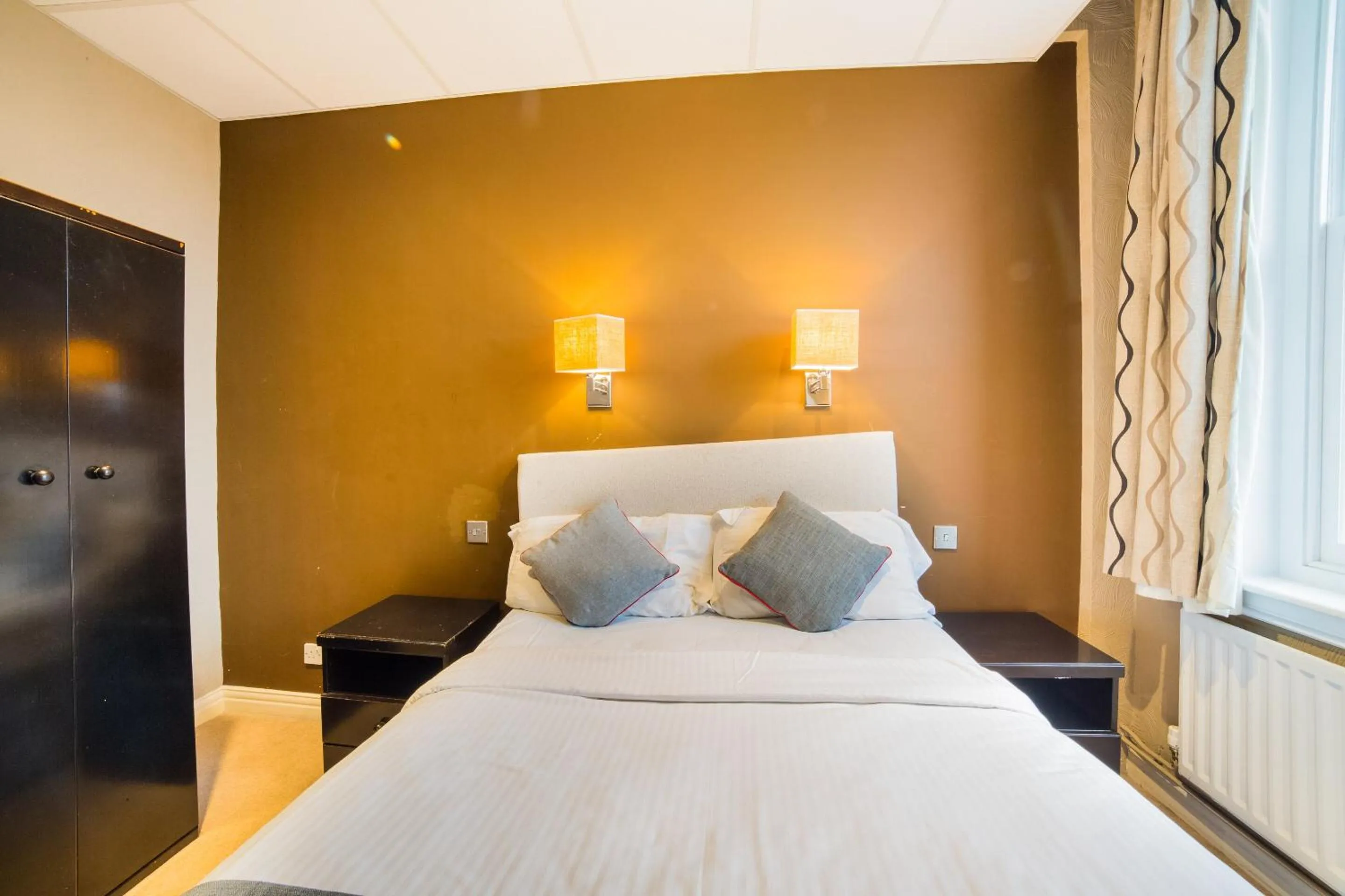 Bedroom in OYO Hotel Majestic