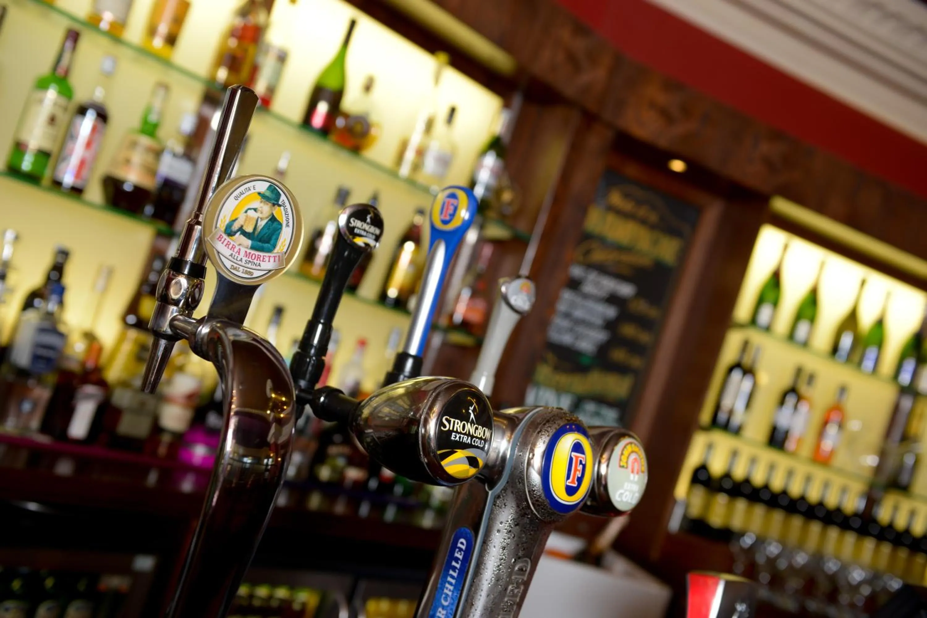 Restaurant/places to eat, Fitness Center/Facilities in OYO Hotel Majestic