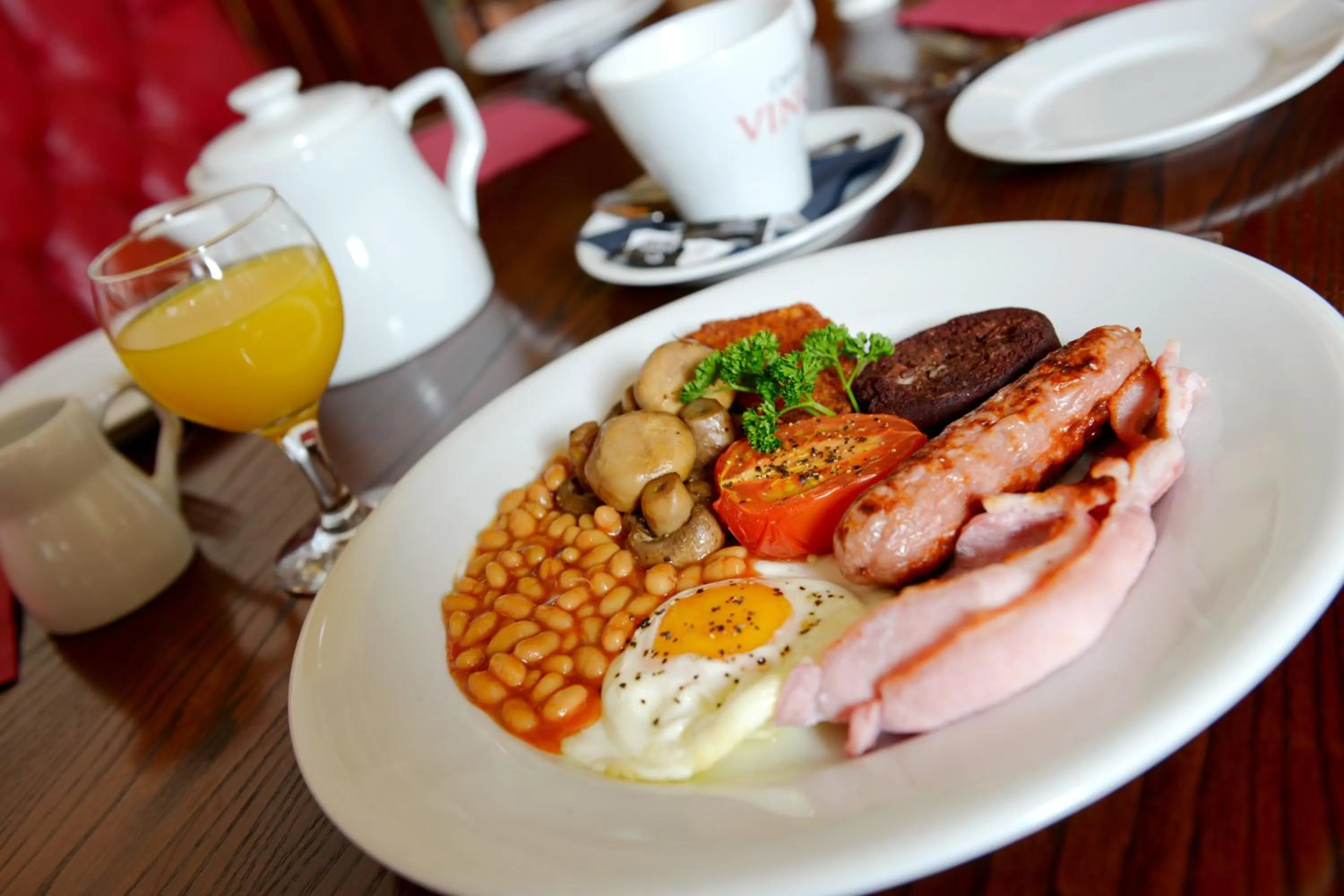 Restaurant/places to eat in OYO Hotel Majestic