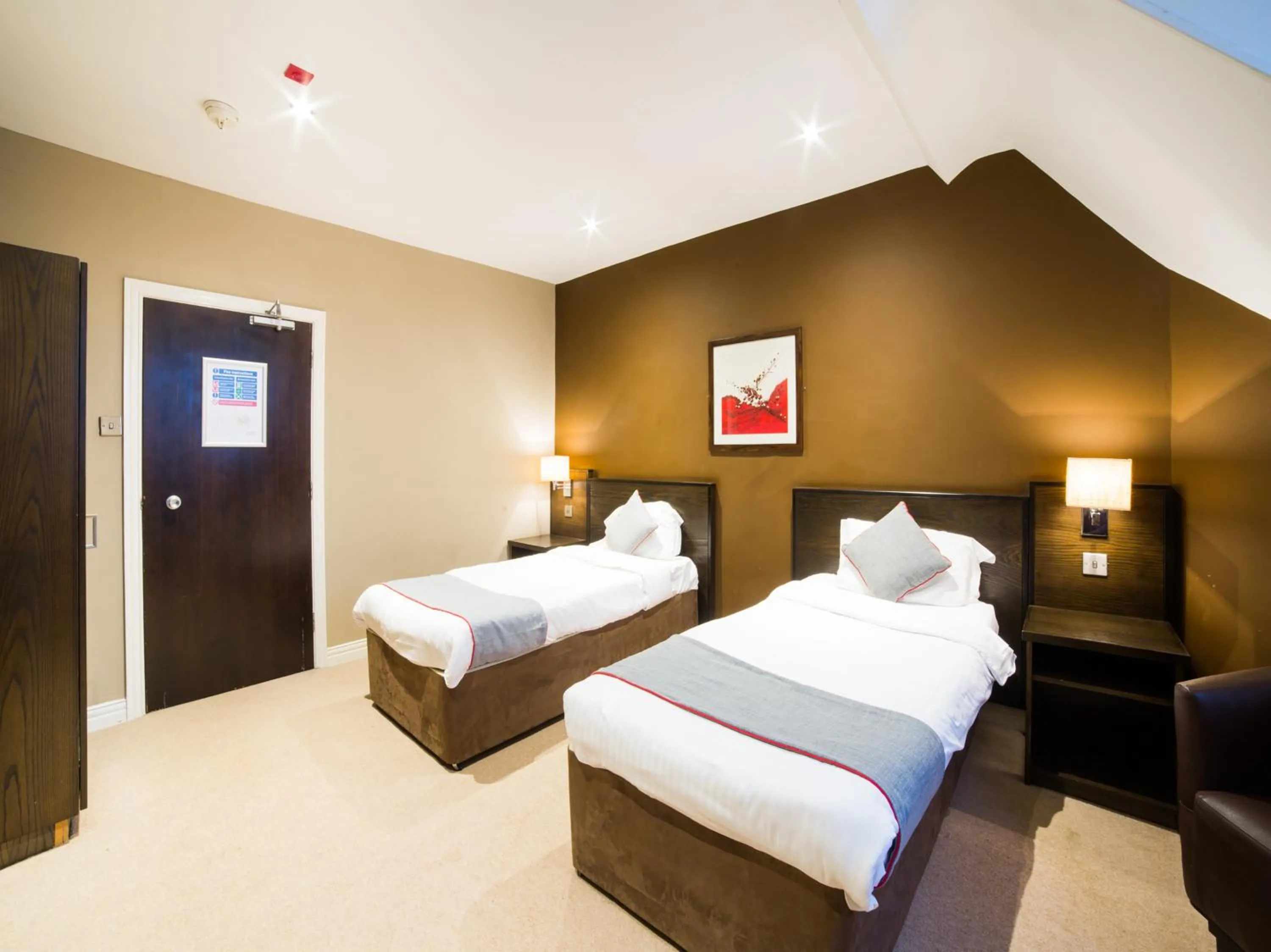 Photo of the whole room in OYO Hotel Majestic