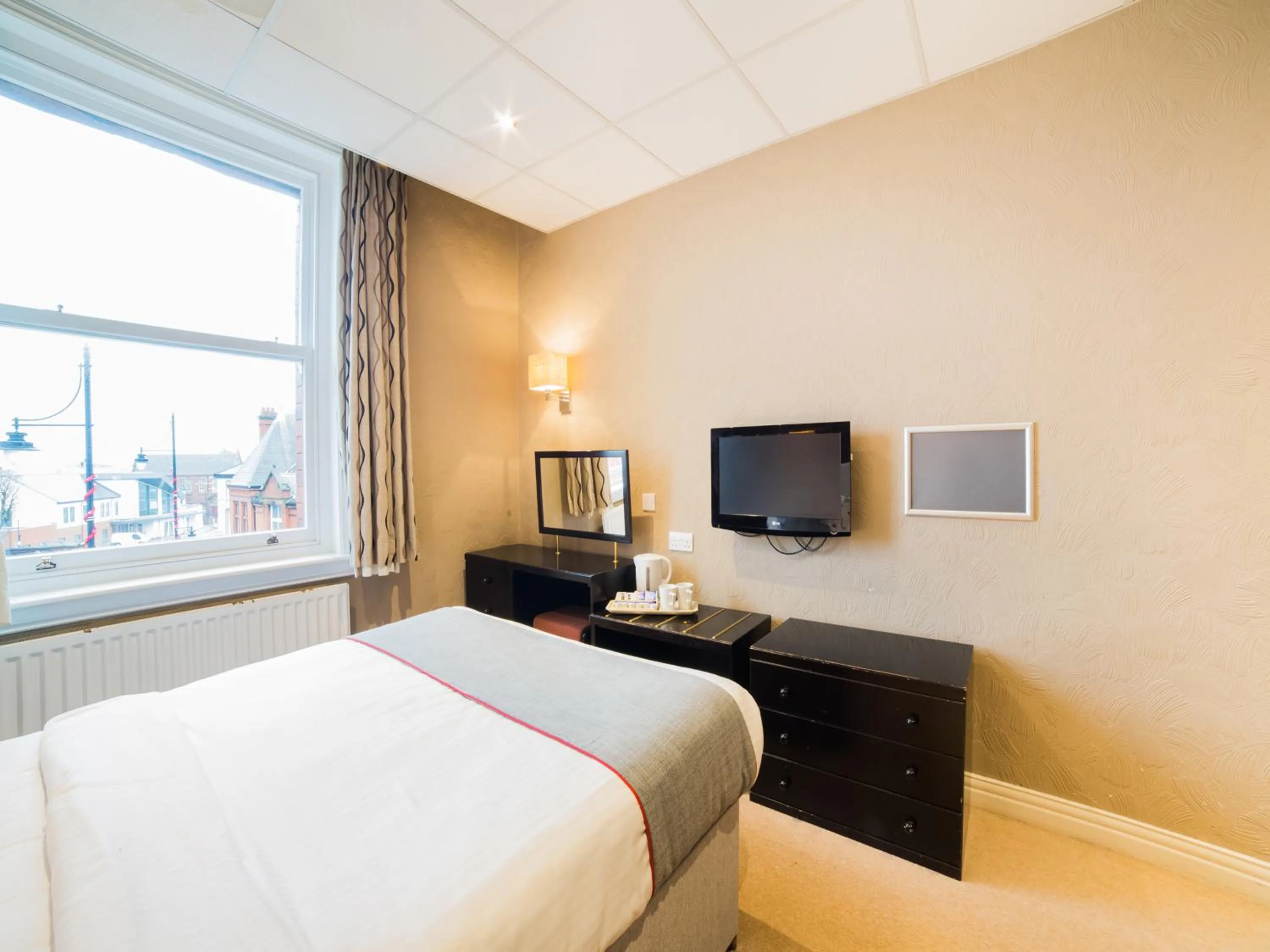 Photo of the whole room in OYO Hotel Majestic