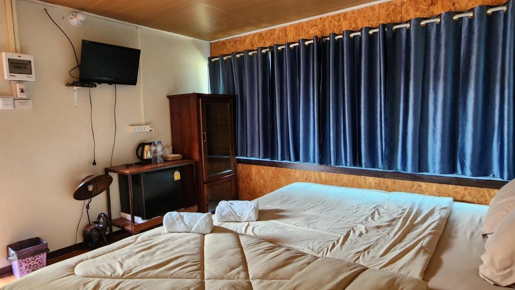 Bed in Bansuanphuhong Resort