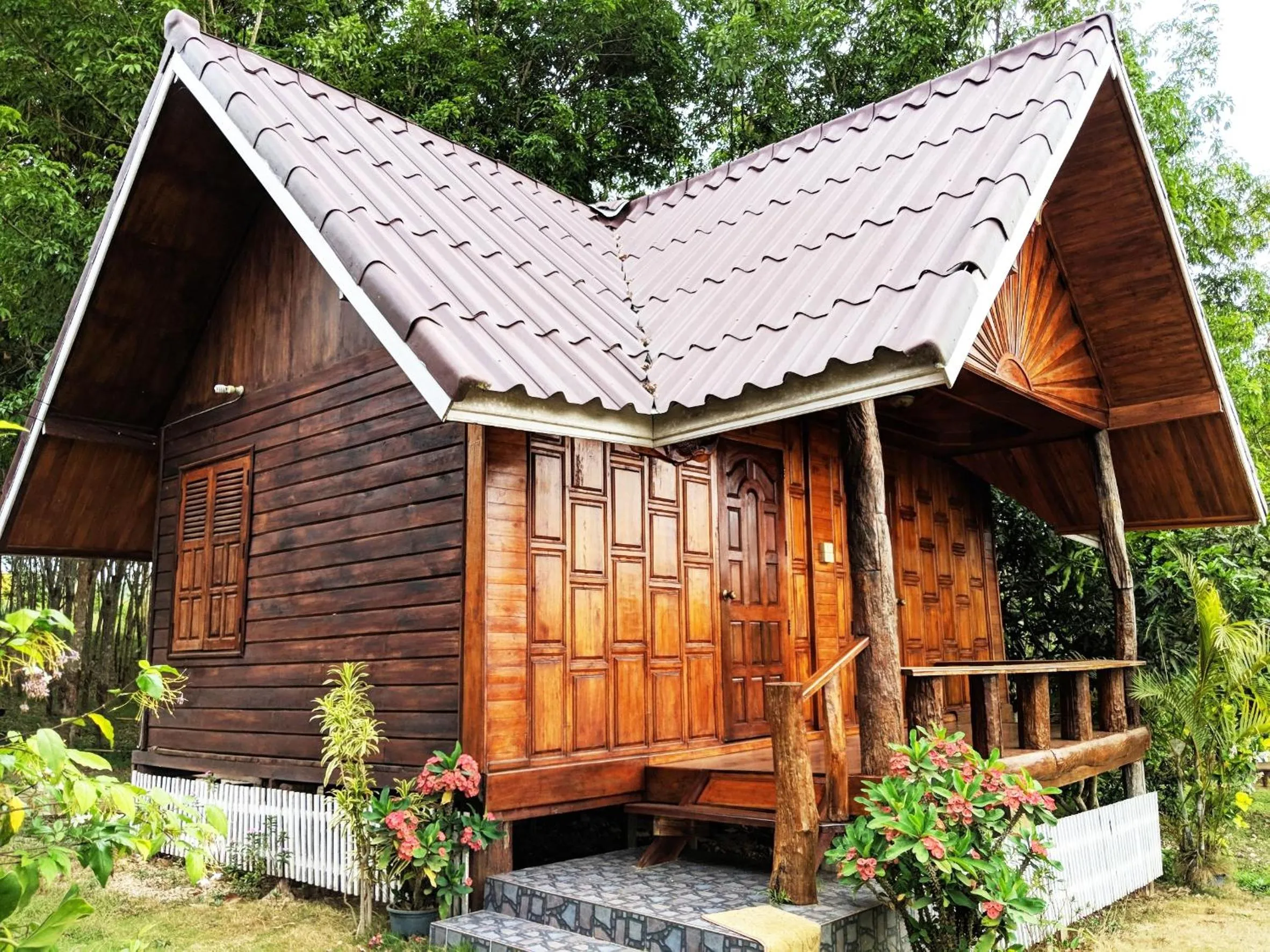 Bansuanphuhong Resort