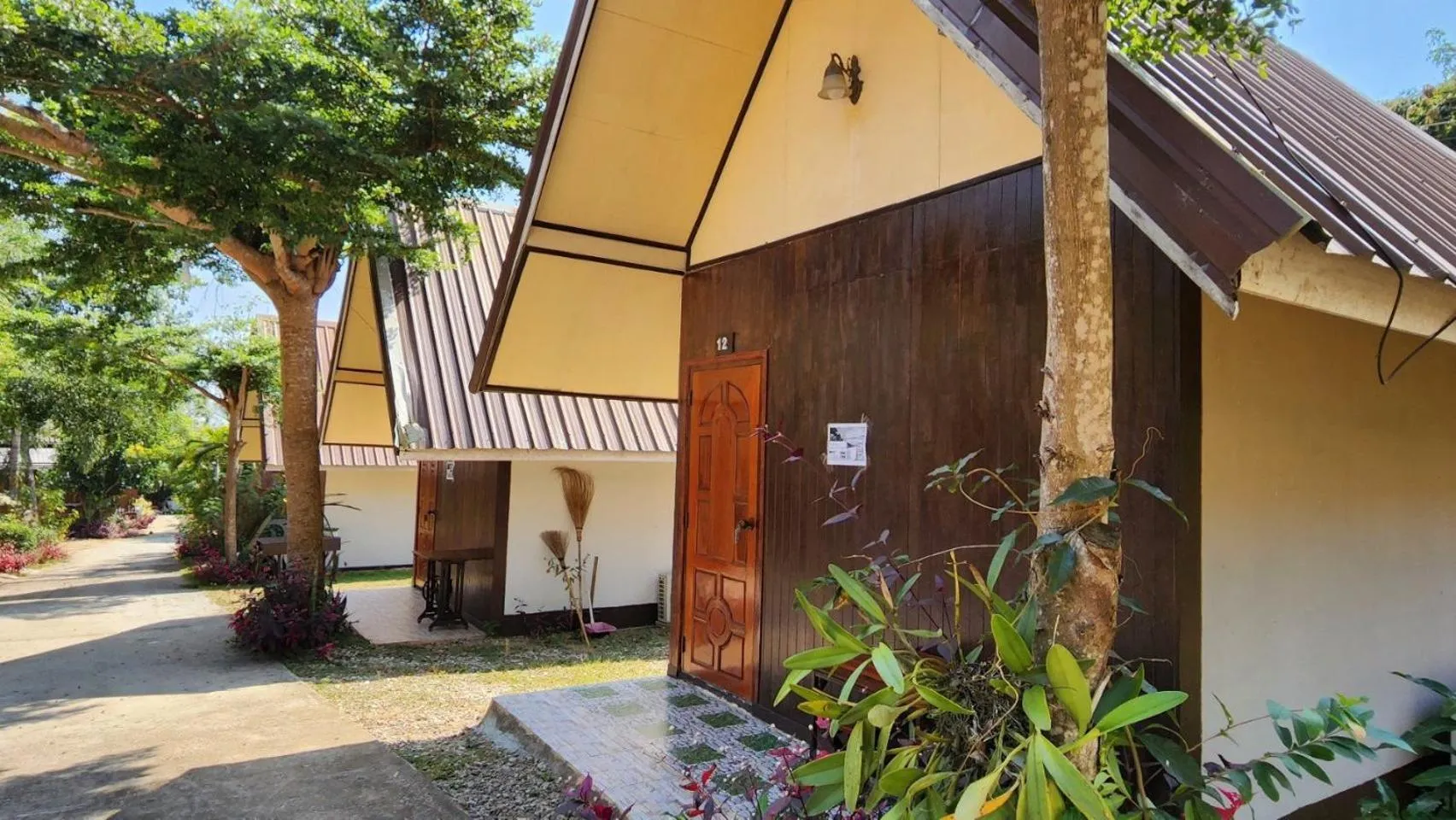 Bansuanphuhong Resort