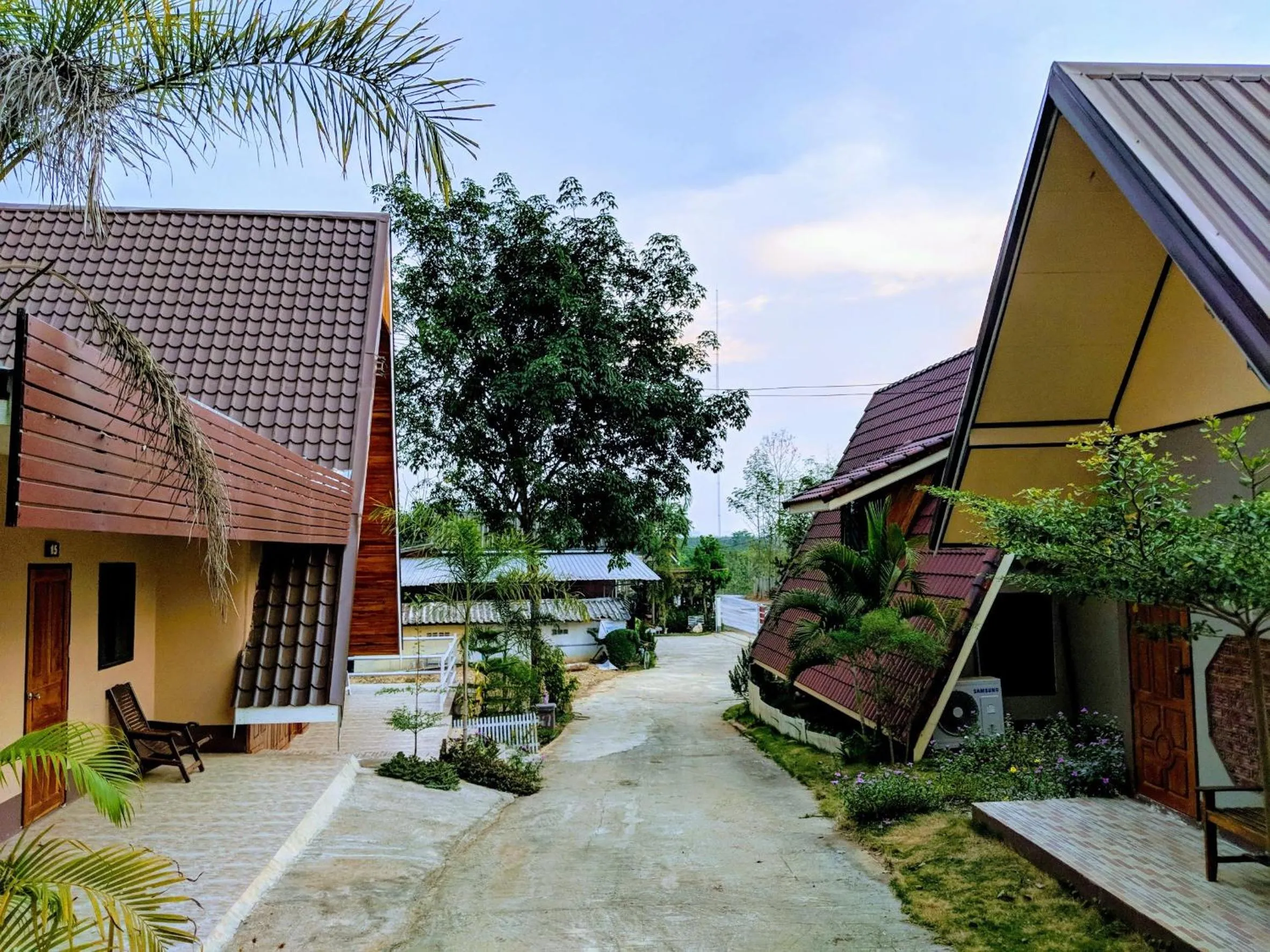 Bansuanphuhong Resort