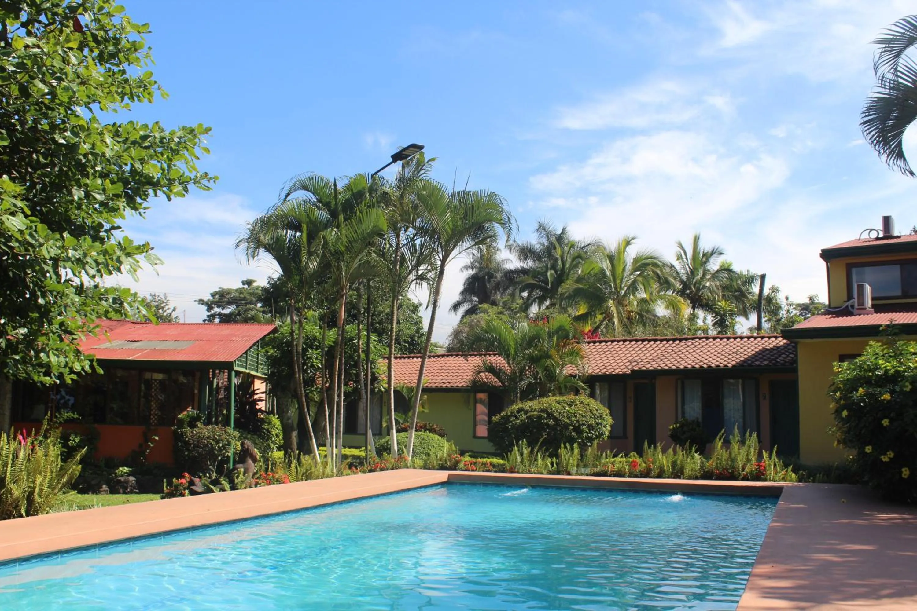 Swimming pool in Hotel Bristol Aeropuerto