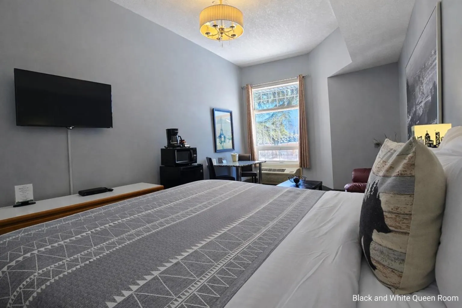 Bedroom, Bed in Mountain View Inn