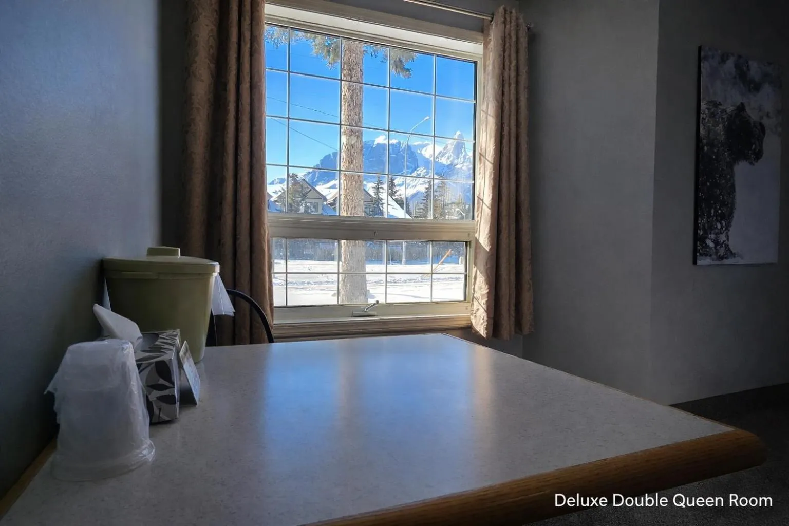 Bedroom in Mountain View Inn