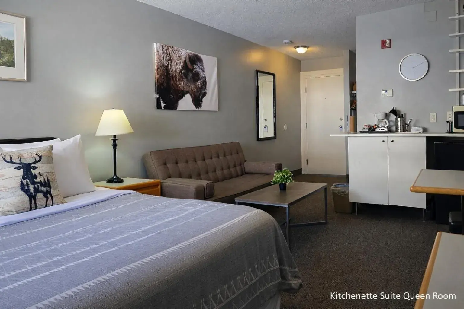 Bedroom, Bed in Mountain View Inn Bedroom, Bed in Mountain View Inn