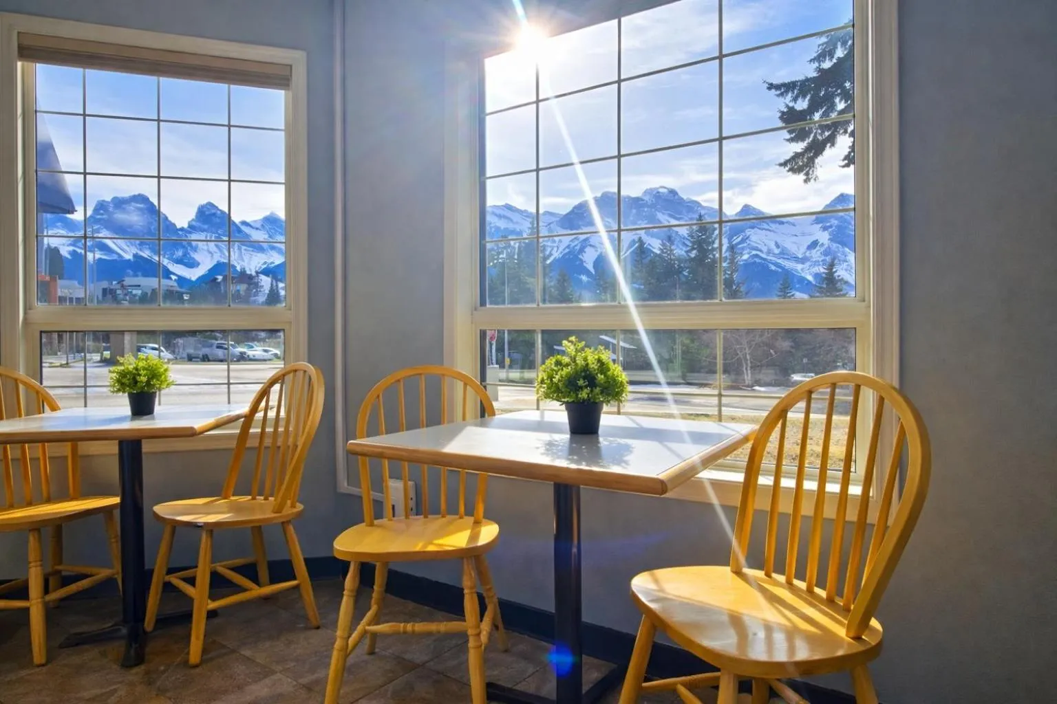 Coffee/tea facilities in Mountain View Inn