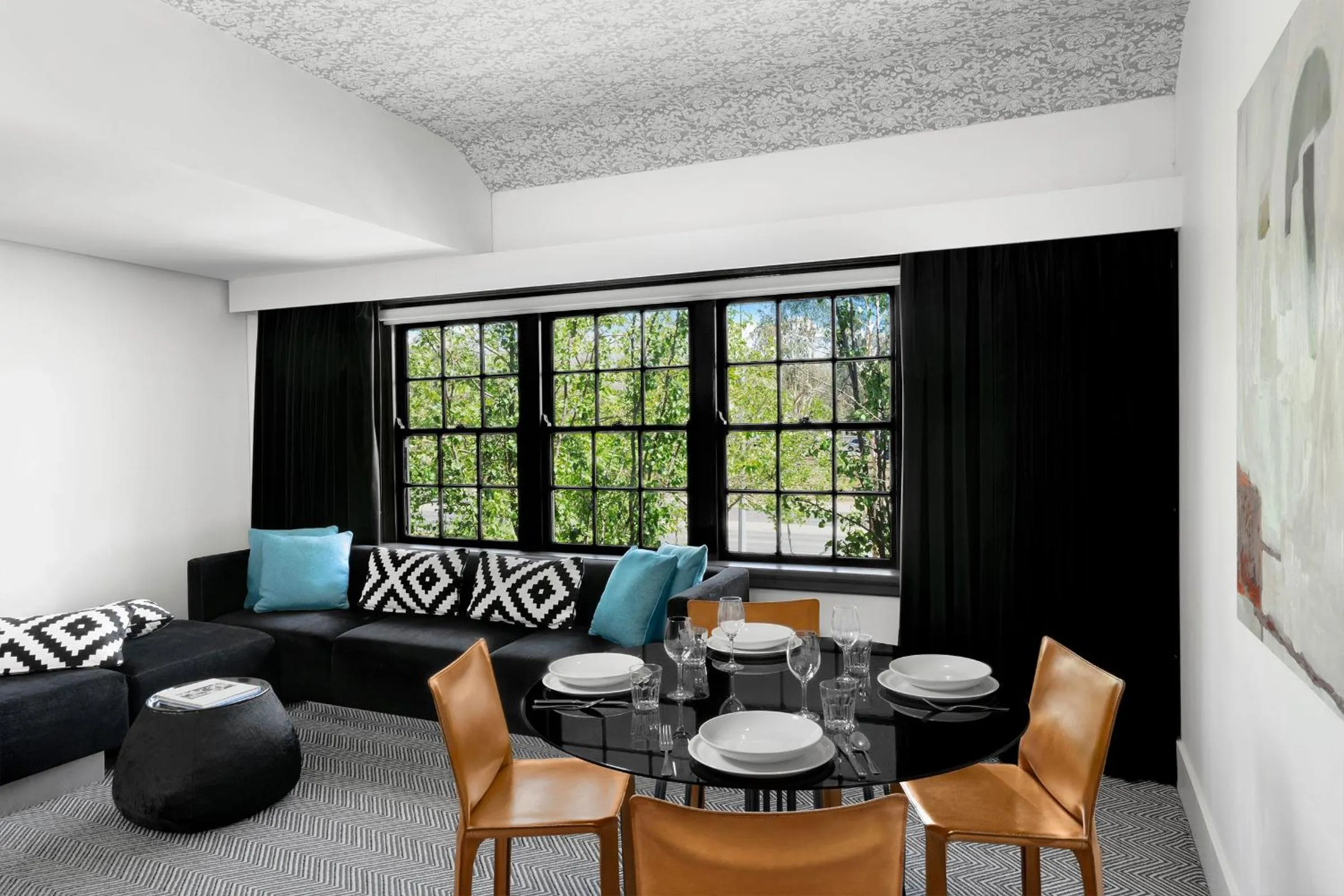 Living room in Peppers Gallery Hotel