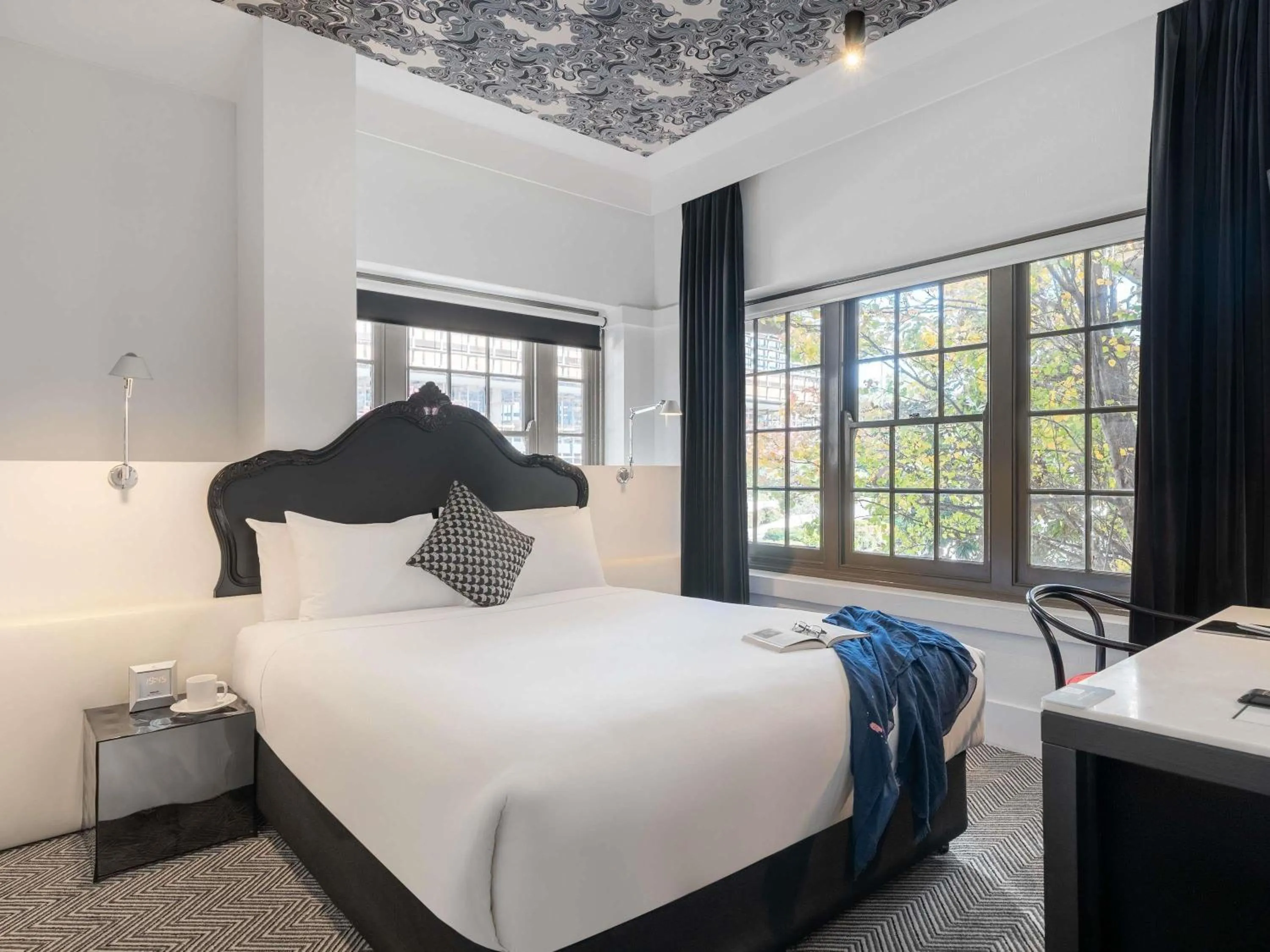 Bedroom, Bed in Peppers Gallery Hotel