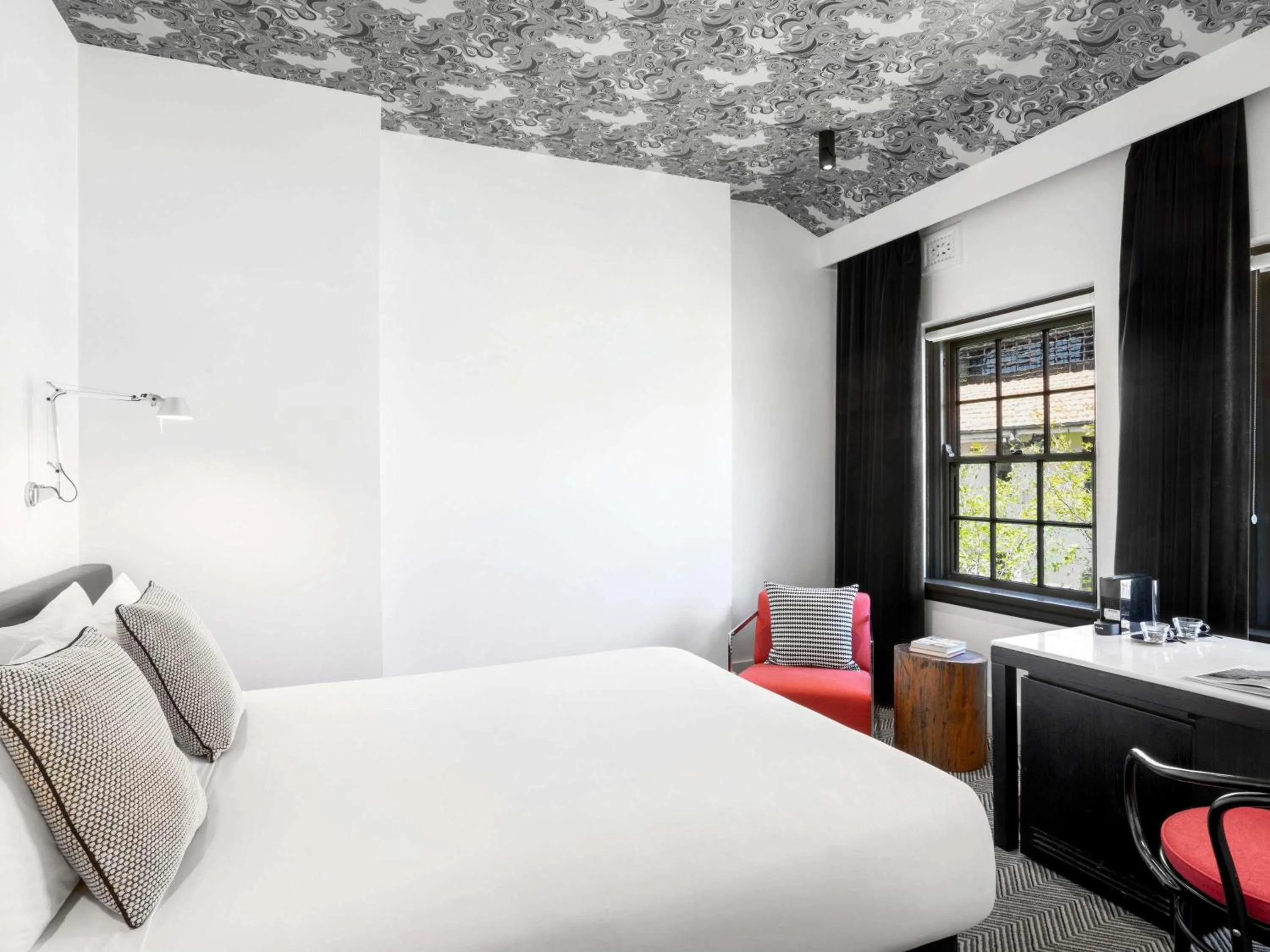 Bedroom, Bed in Peppers Gallery Hotel