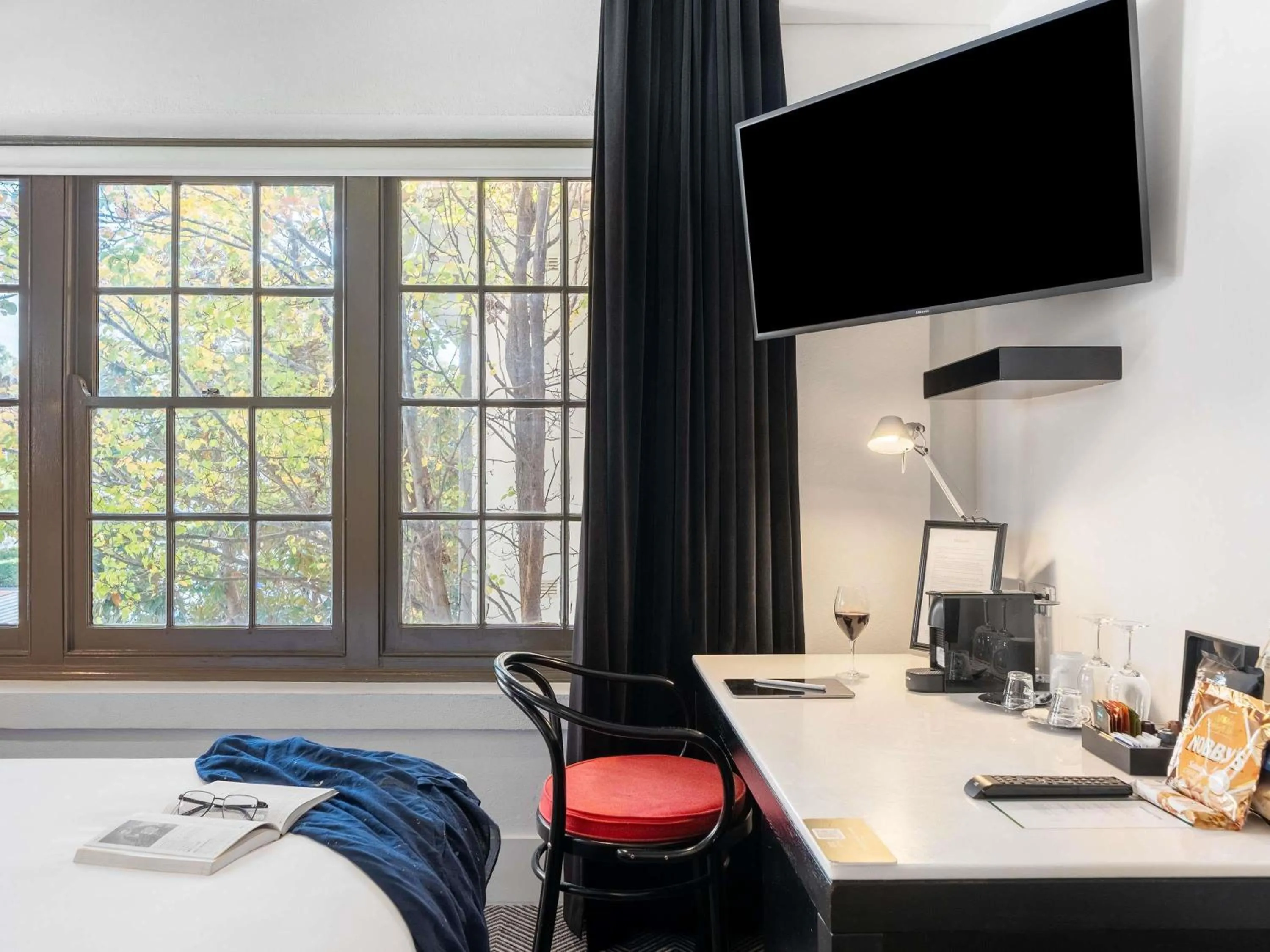 Bedroom, Bed in Peppers Gallery Hotel