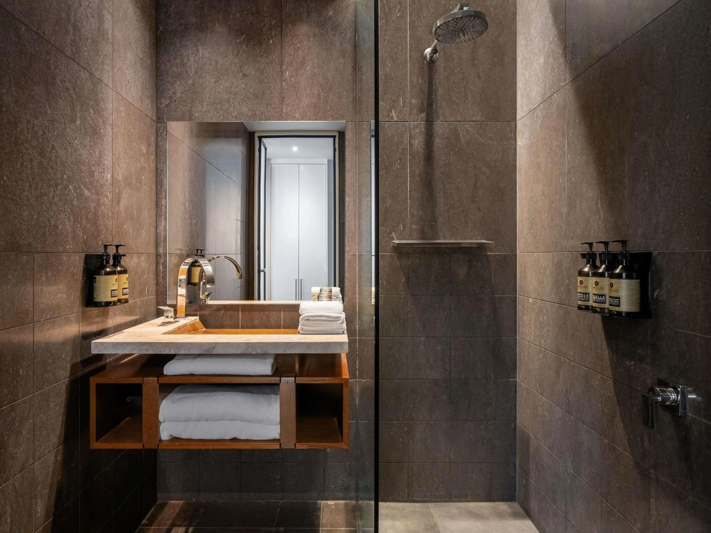 Bedroom in Peppers Gallery Hotel