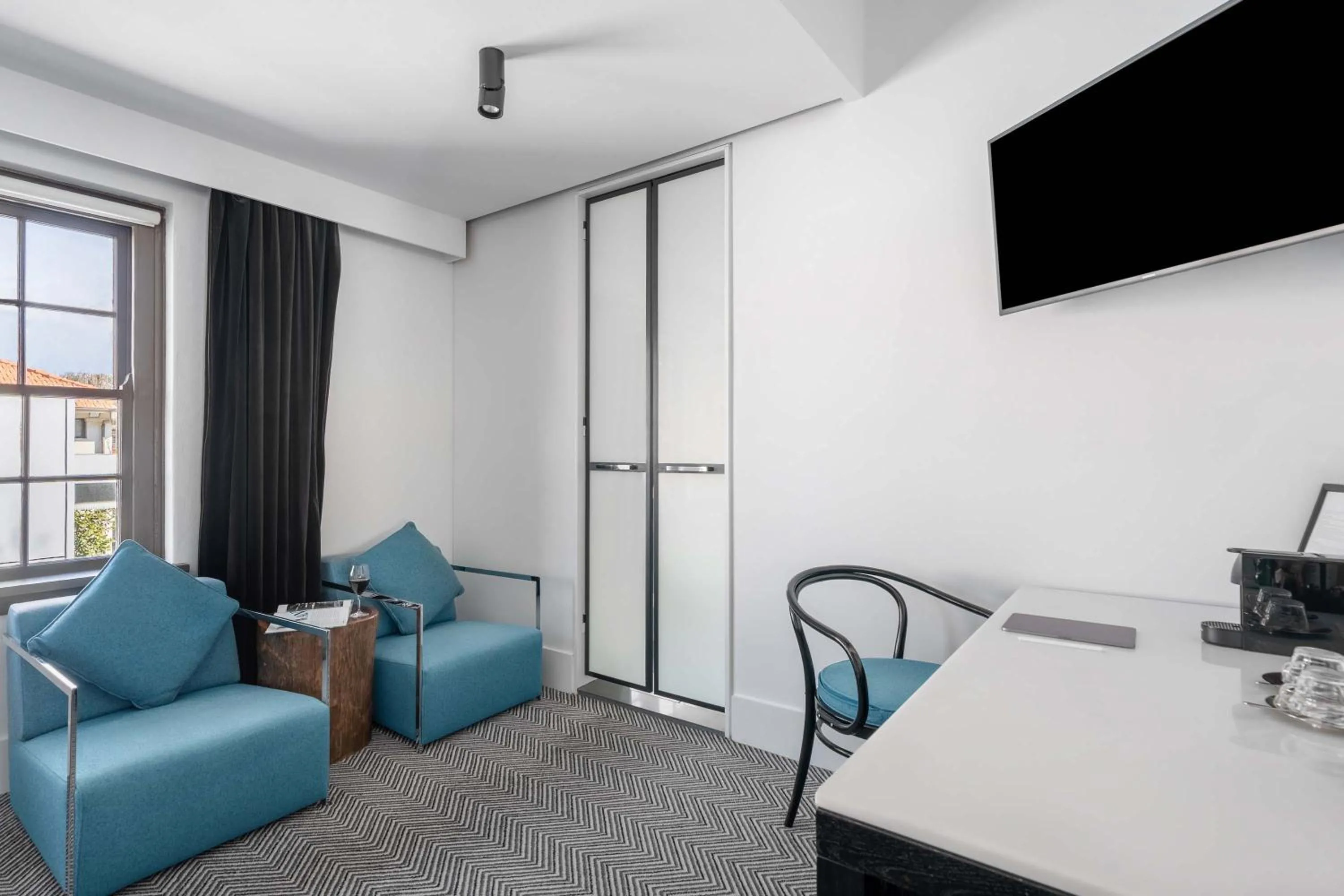 Bedroom in Peppers Gallery Hotel