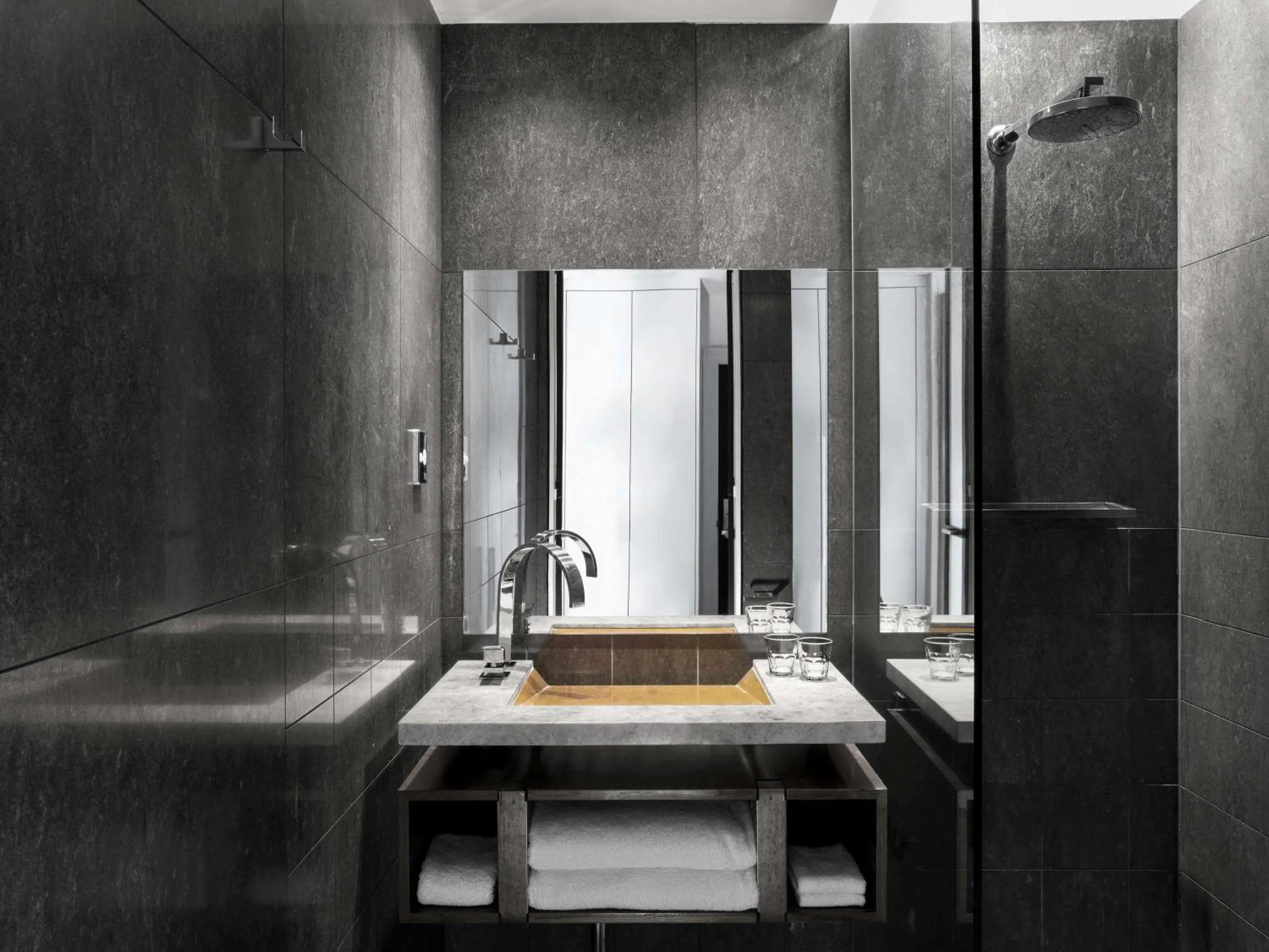 Bedroom in Peppers Gallery Hotel