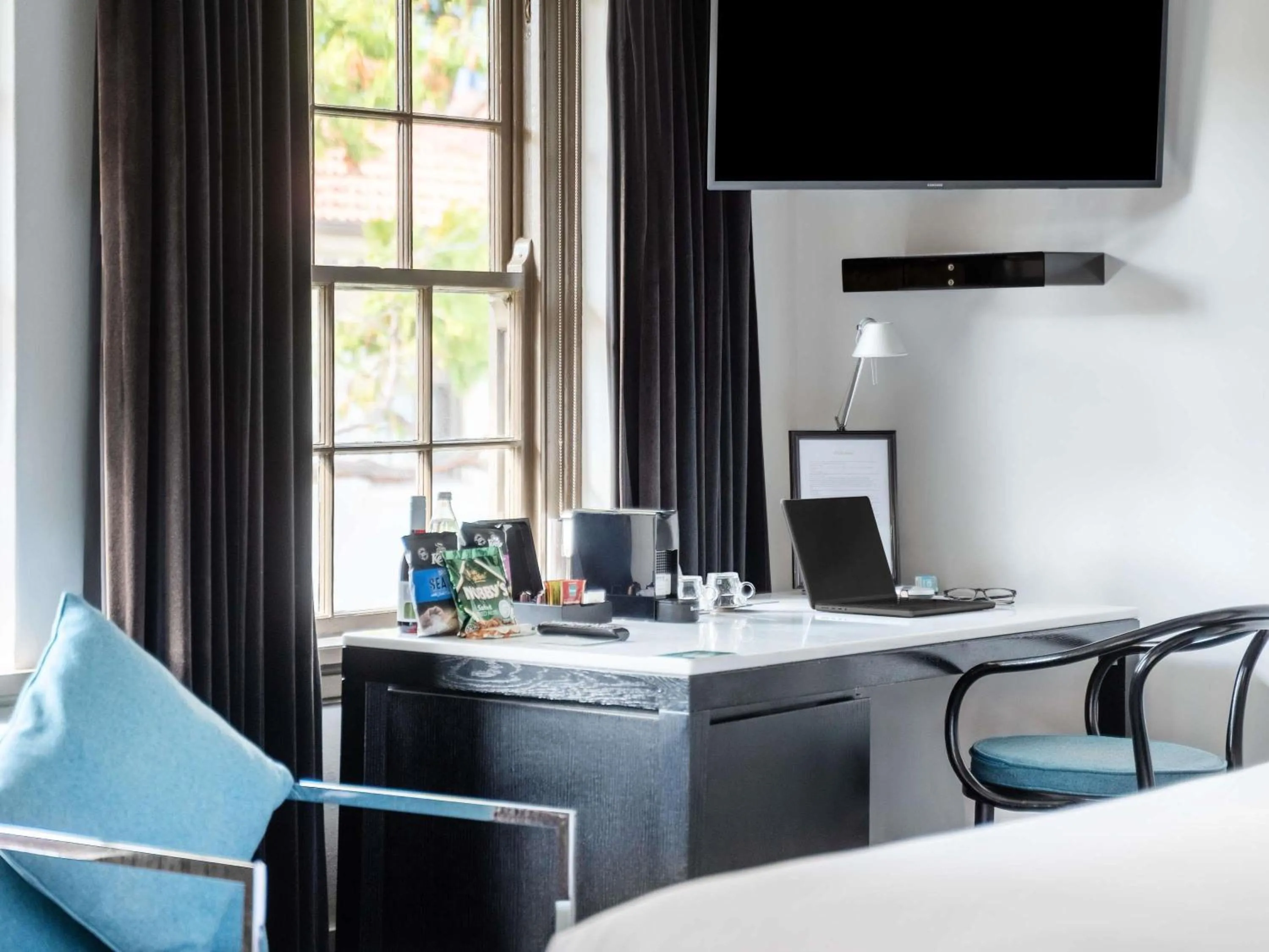 Bedroom in Peppers Gallery Hotel