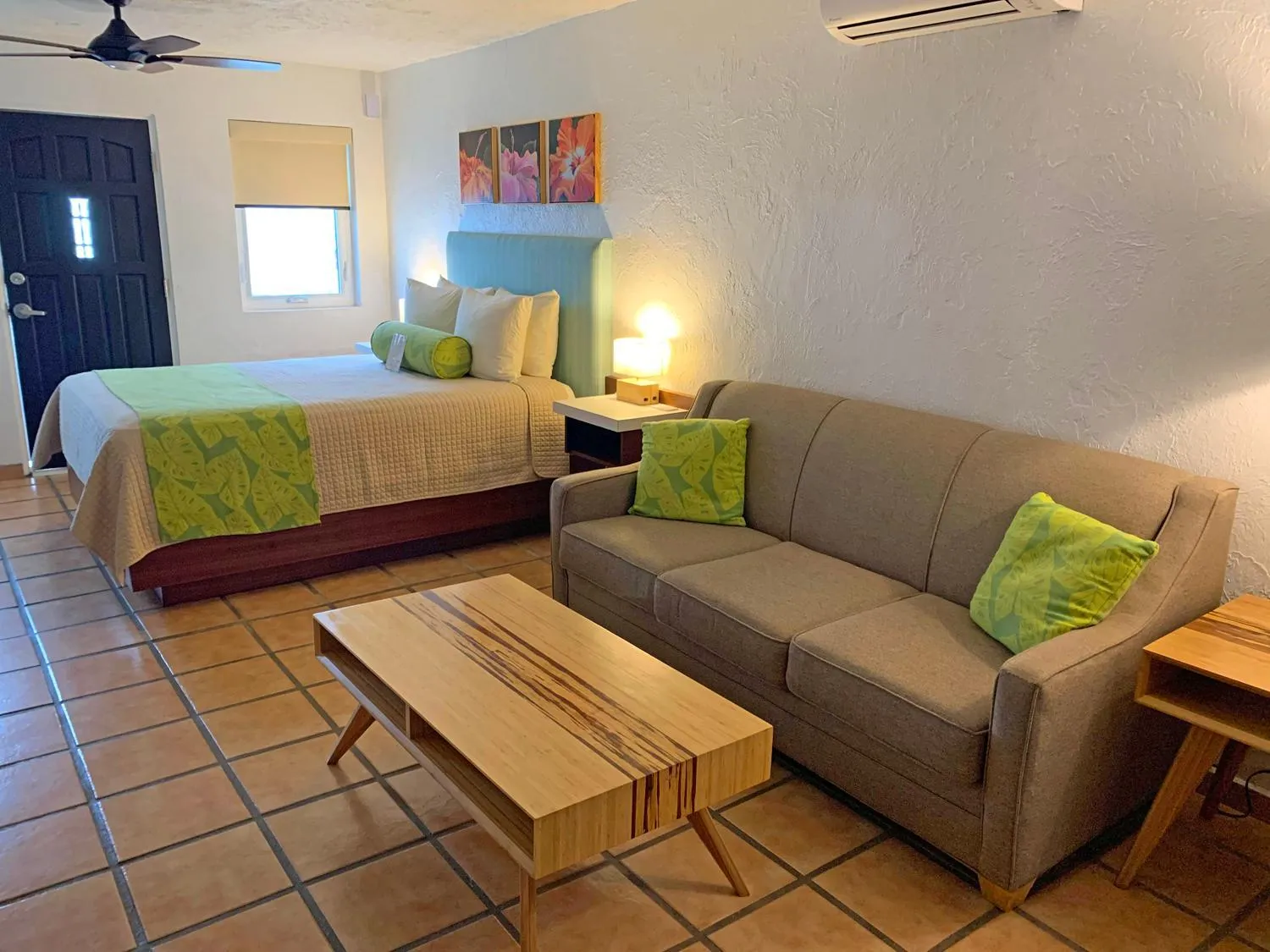 Living room, Bed in Sand Castle on the Beach - Adults Only