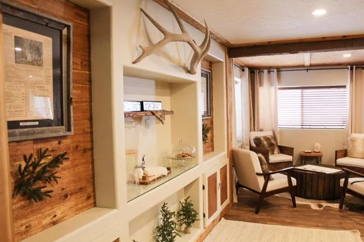 Lobby or reception in The Evergreen