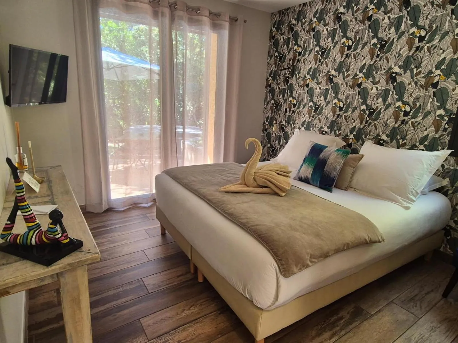 Bed in Hôtel confidentiel Le Grecale