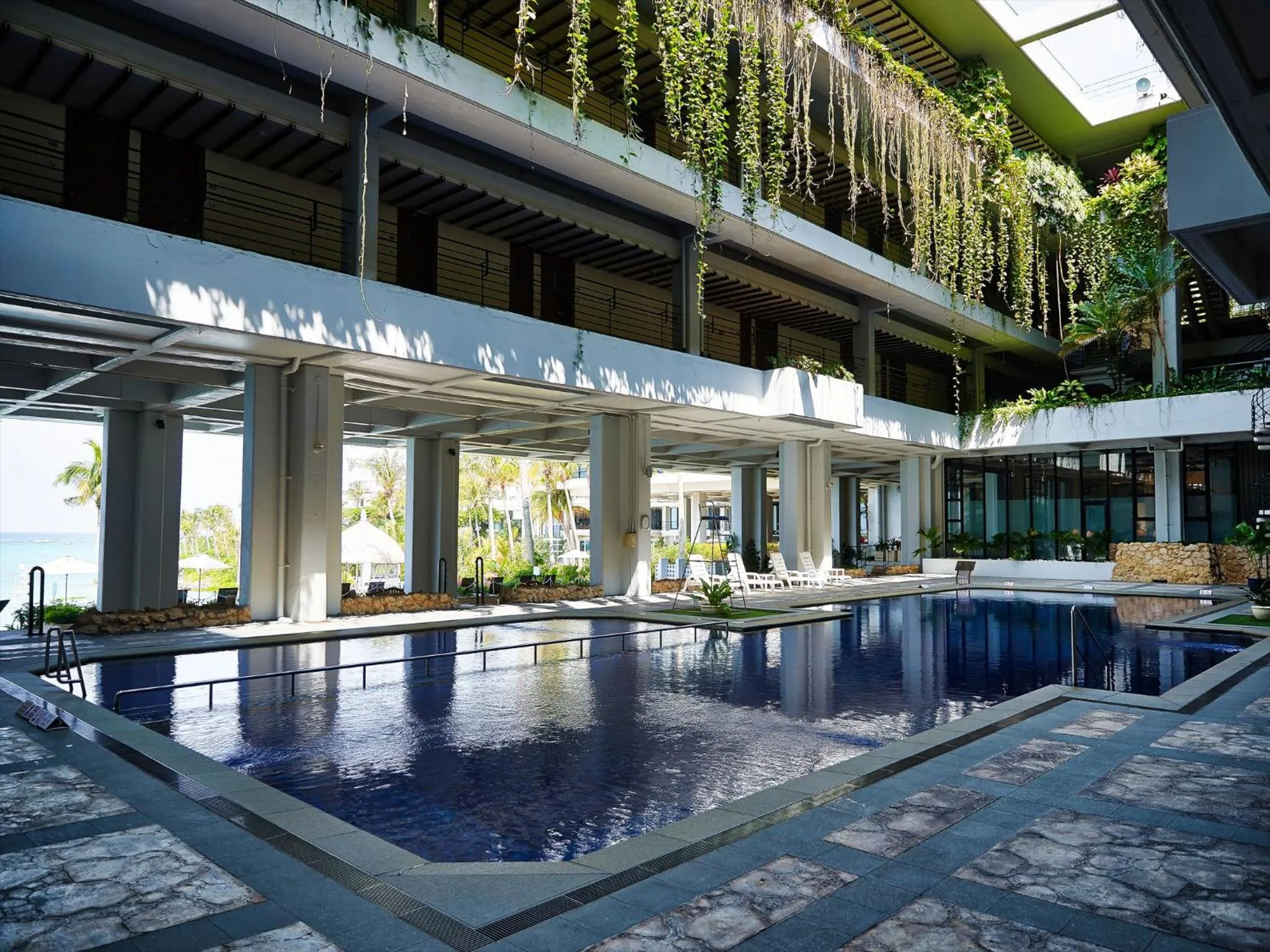 Swimming pool in Palace In Moon Beach