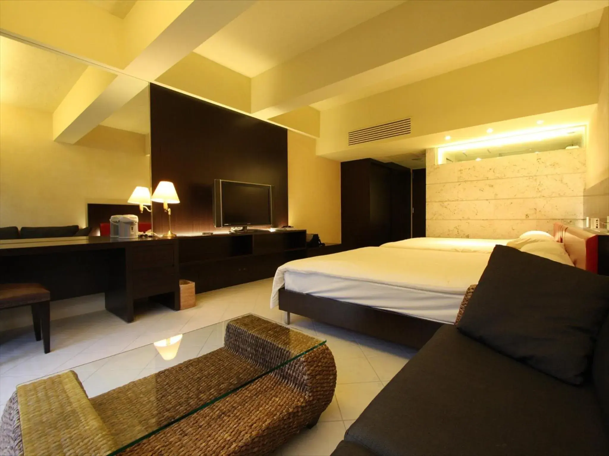 TV and multimedia, Bed in Palace In Moon Beach TV and multimedia, Bed in Palace In Moon Beach