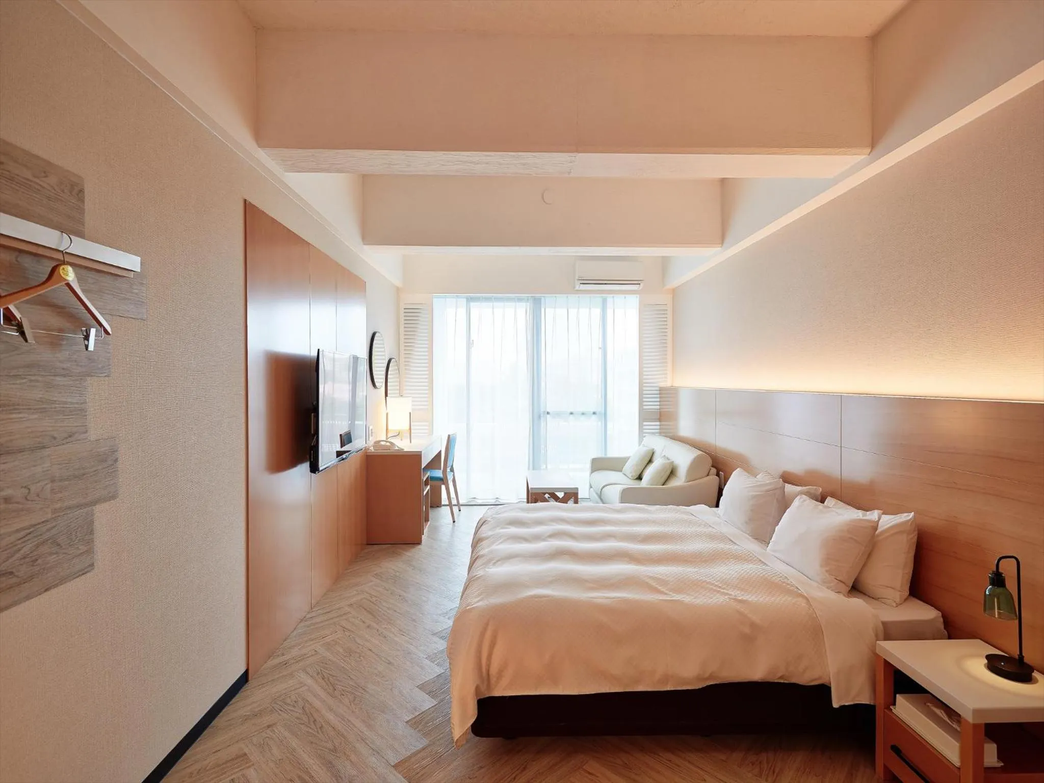 Photo of the whole room, Bed in Palace In Moon Beach