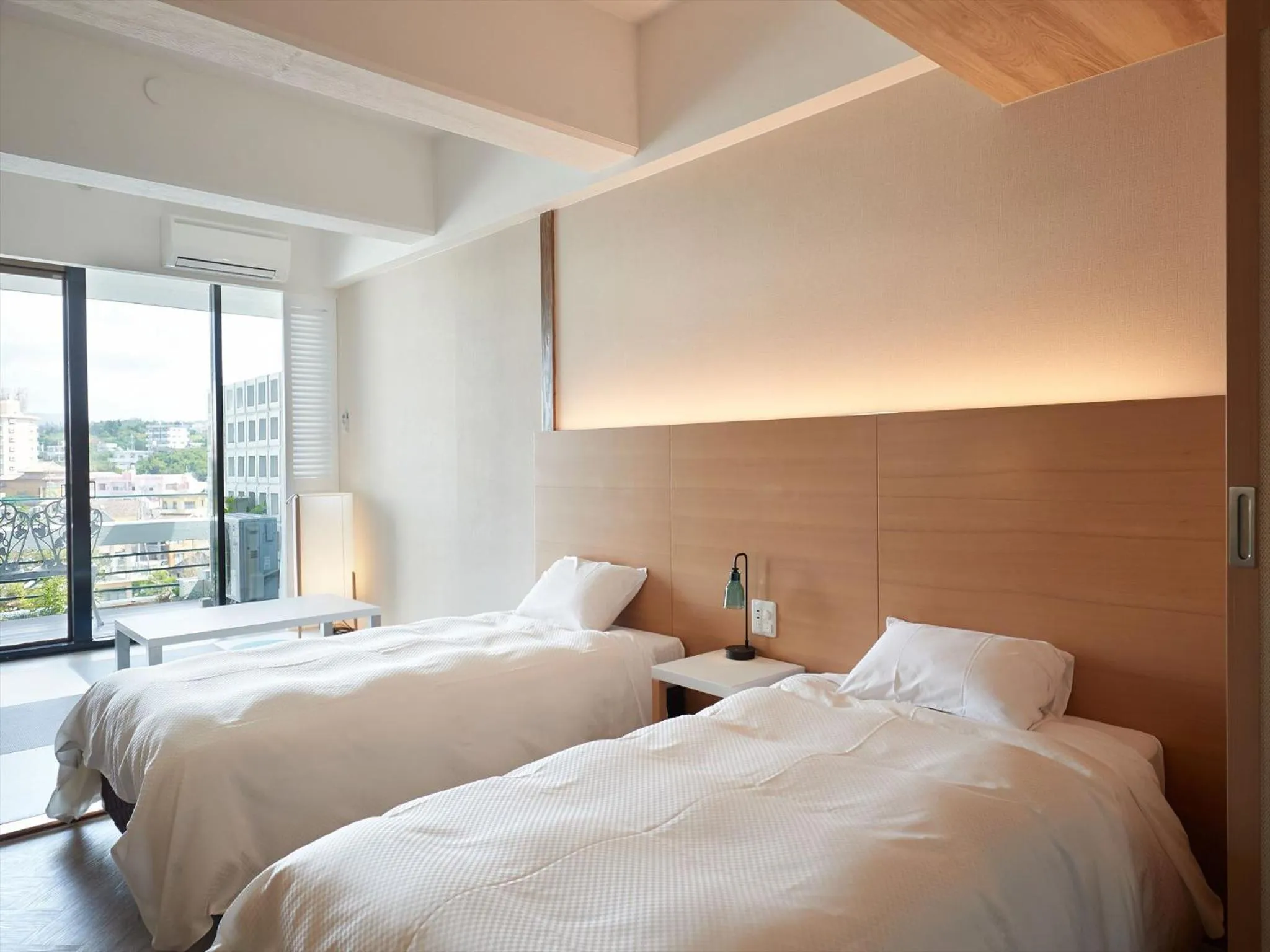 Photo of the whole room, Bed in Palace In Moon Beach