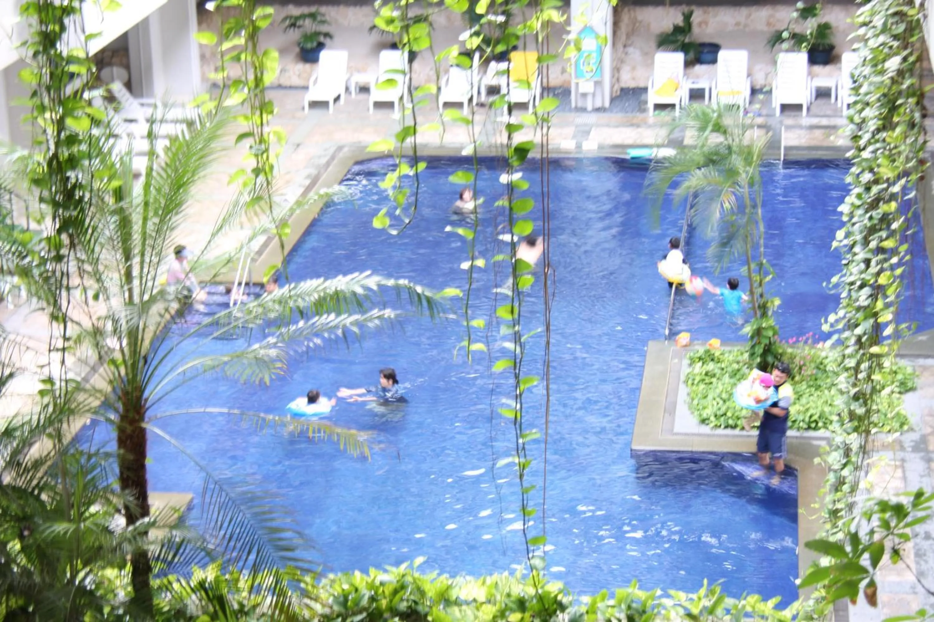 Swimming pool in Palace In Moon Beach