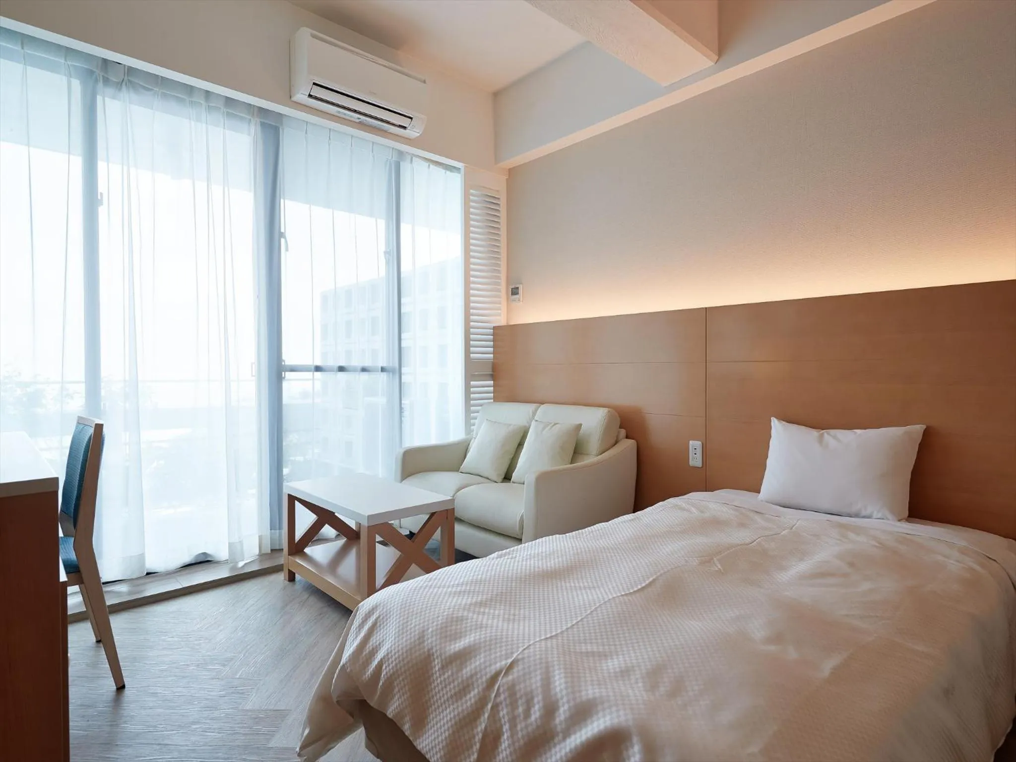 Photo of the whole room, Bed in Palace In Moon Beach