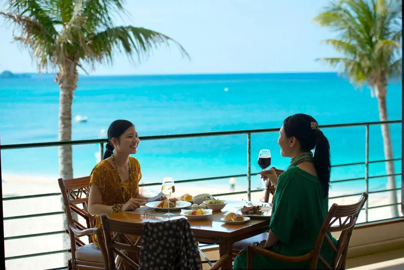 Restaurant/places to eat in Palace In Moon Beach Restaurant/places to eat in Palace In Moon Beach