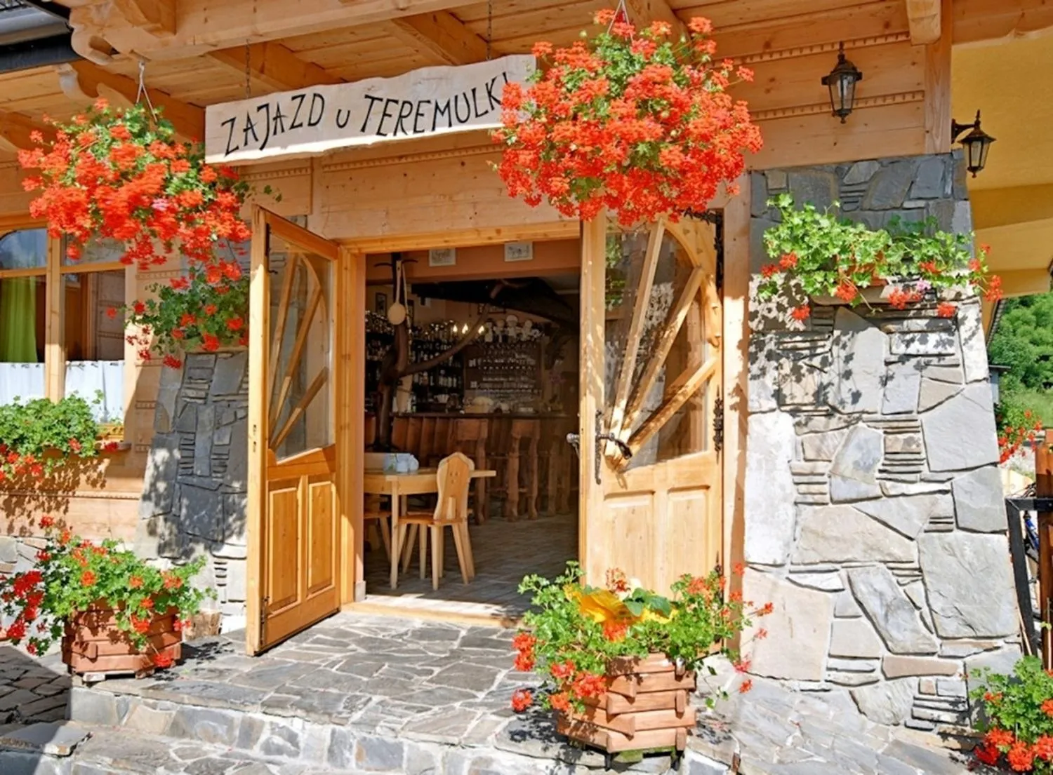 Facade/entrance in Zajazd Teremulka
