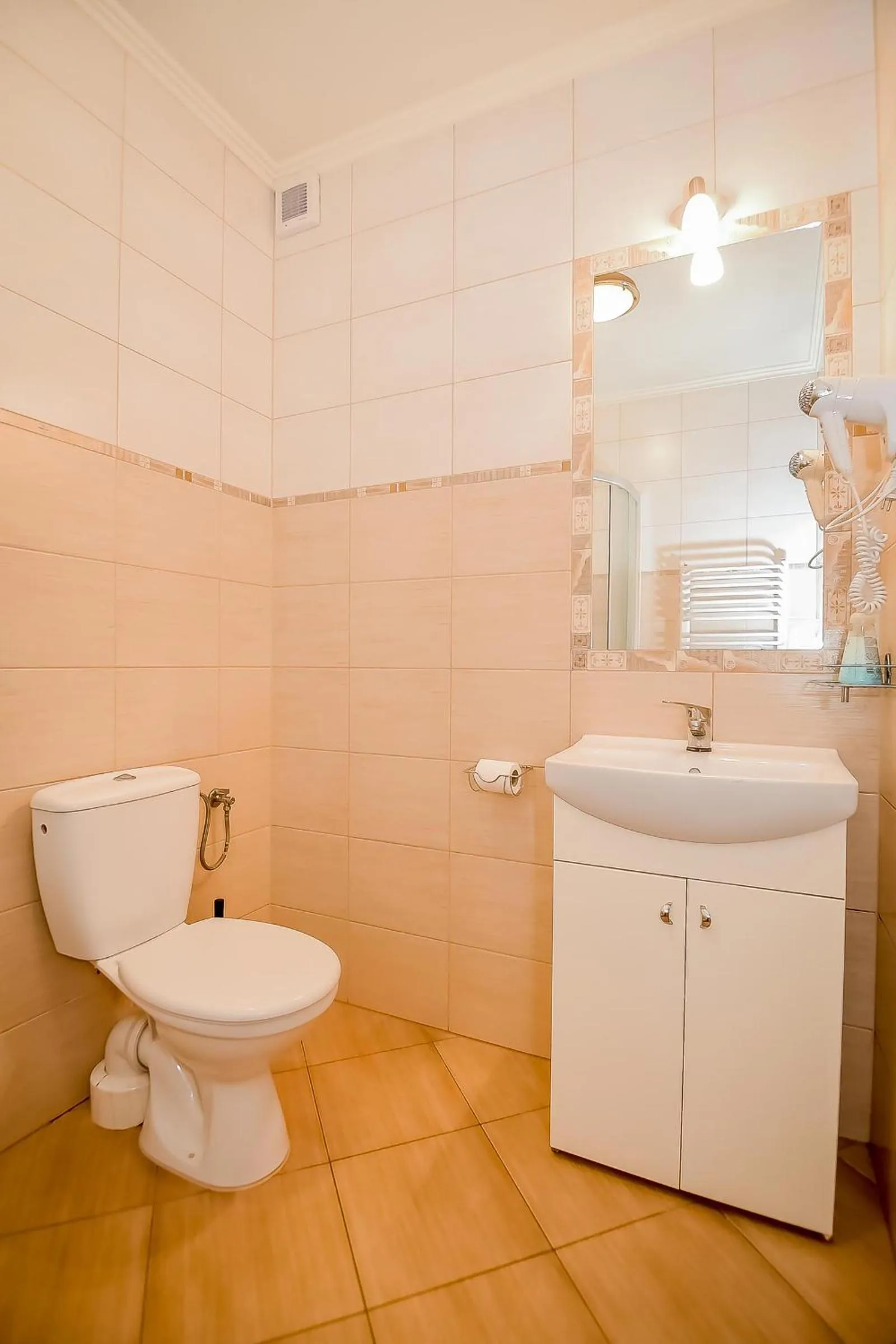 Shower in Zajazd Teremulka