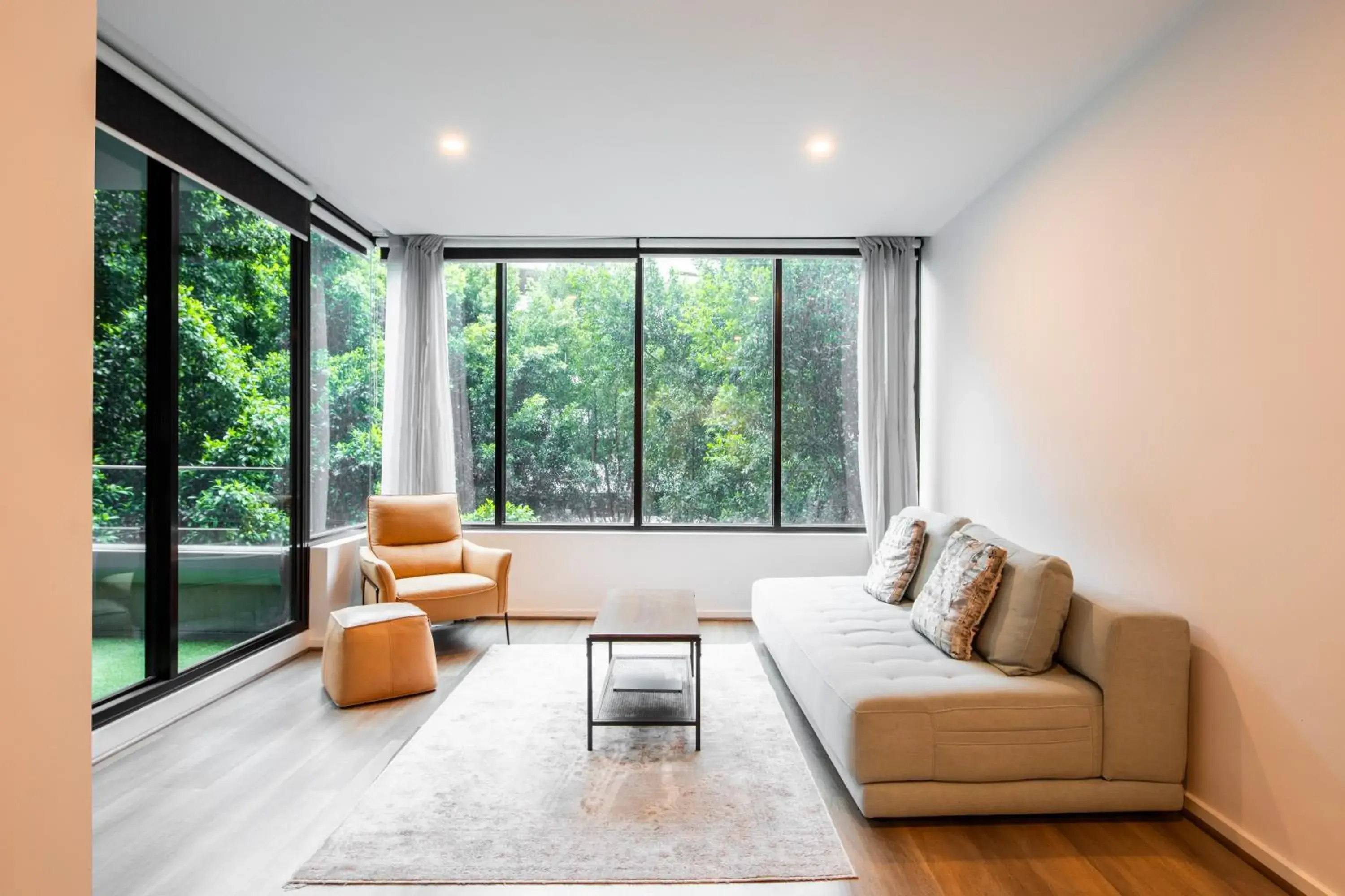 Living room in Waterfront Melbourne Apartments Living room in Waterfront Melbourne Apartments
