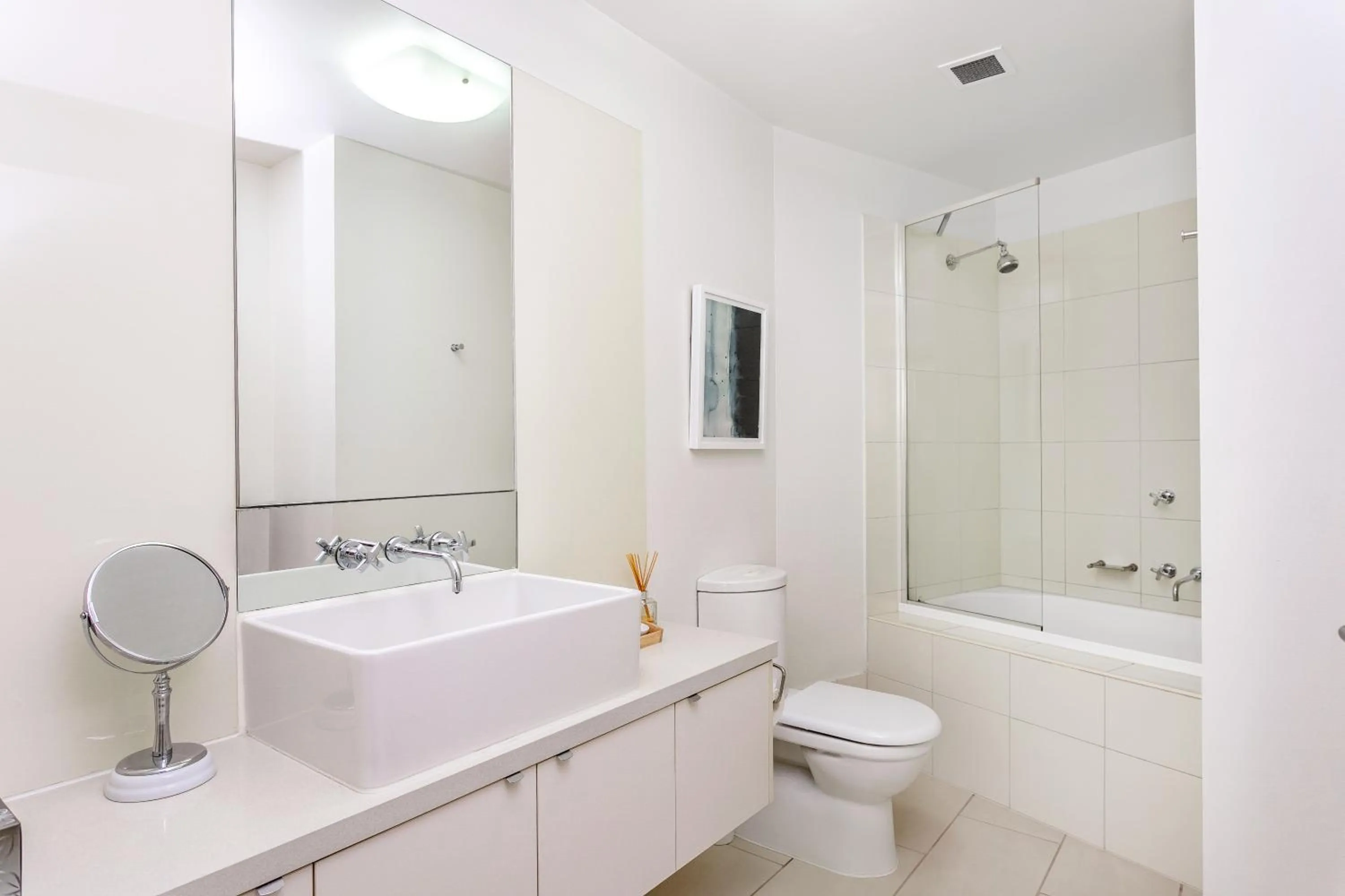 Bathroom in Waterfront Melbourne Apartments