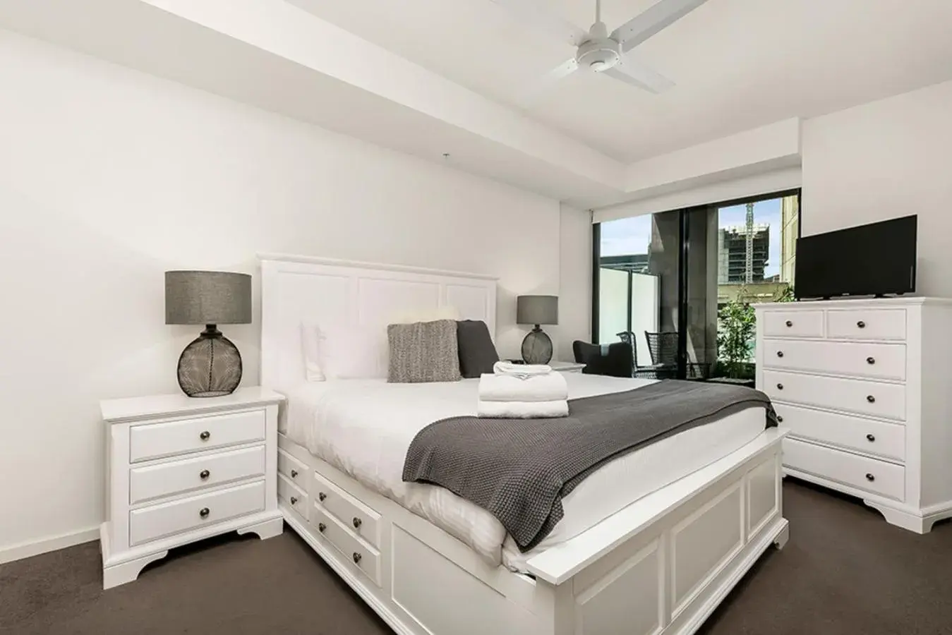 Bed in Waterfront Melbourne Apartments Bed in Waterfront Melbourne Apartments