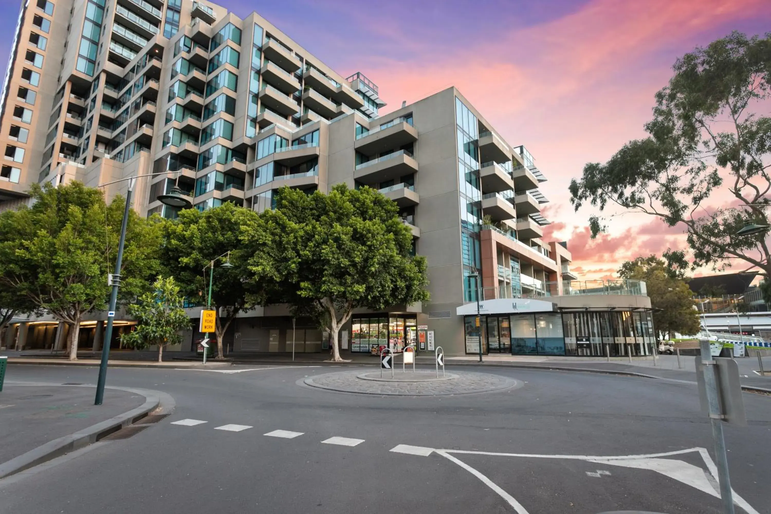 Facade/entrance in Waterfront Melbourne Apartments Facade/entrance in Waterfront Melbourne Apartments