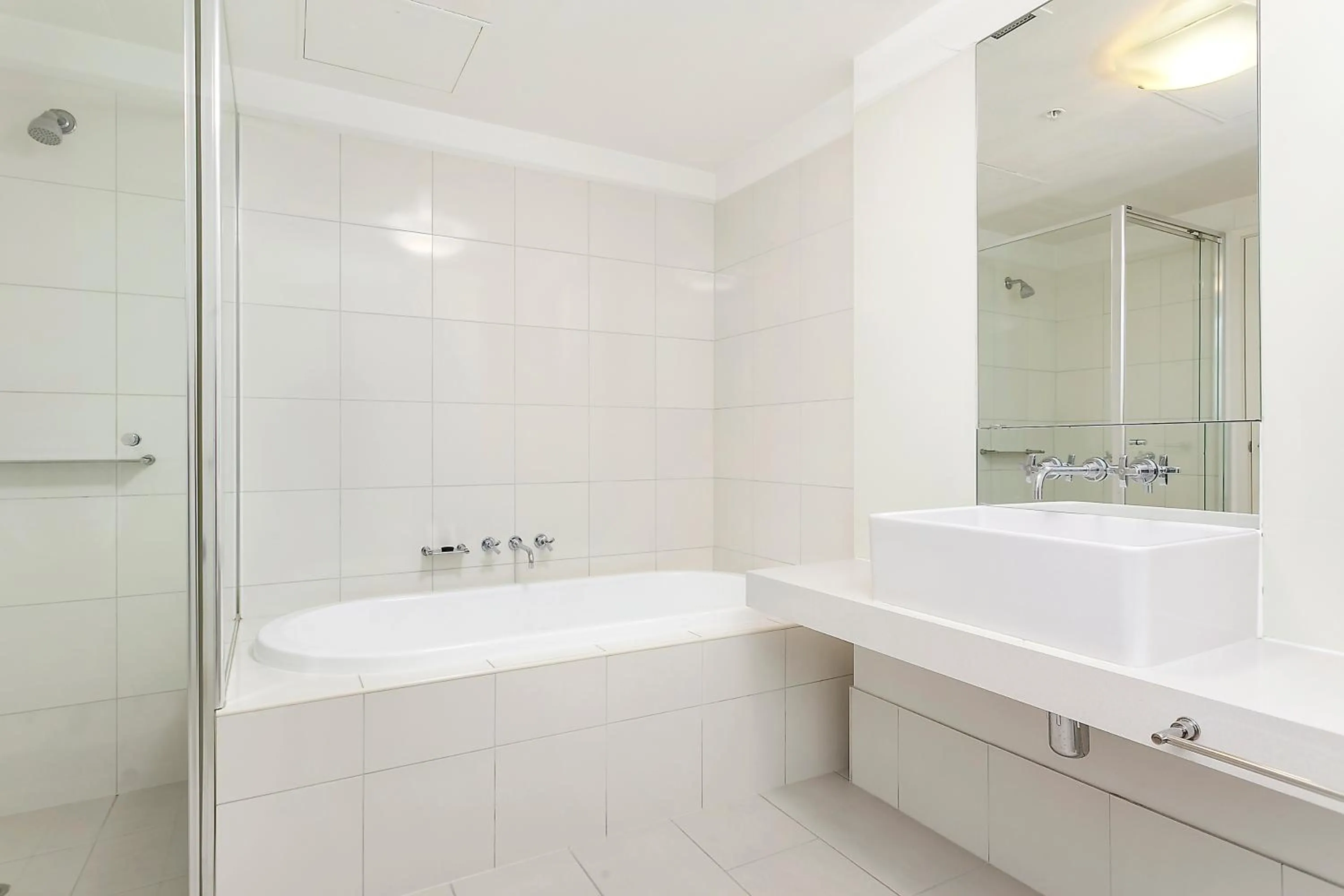 Shower in Waterfront Melbourne Apartments