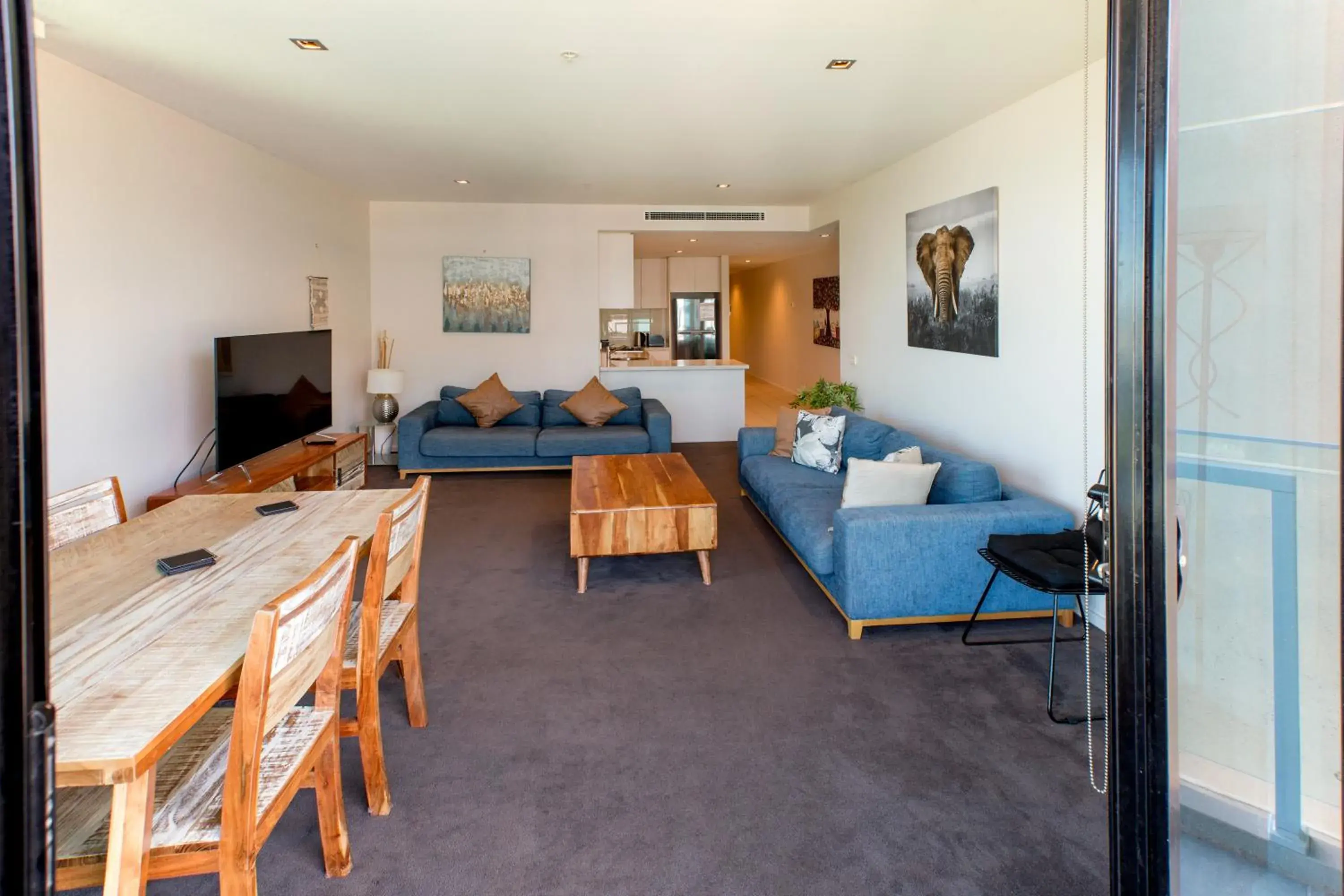 Living room in Waterfront Melbourne Apartments Living room in Waterfront Melbourne Apartments