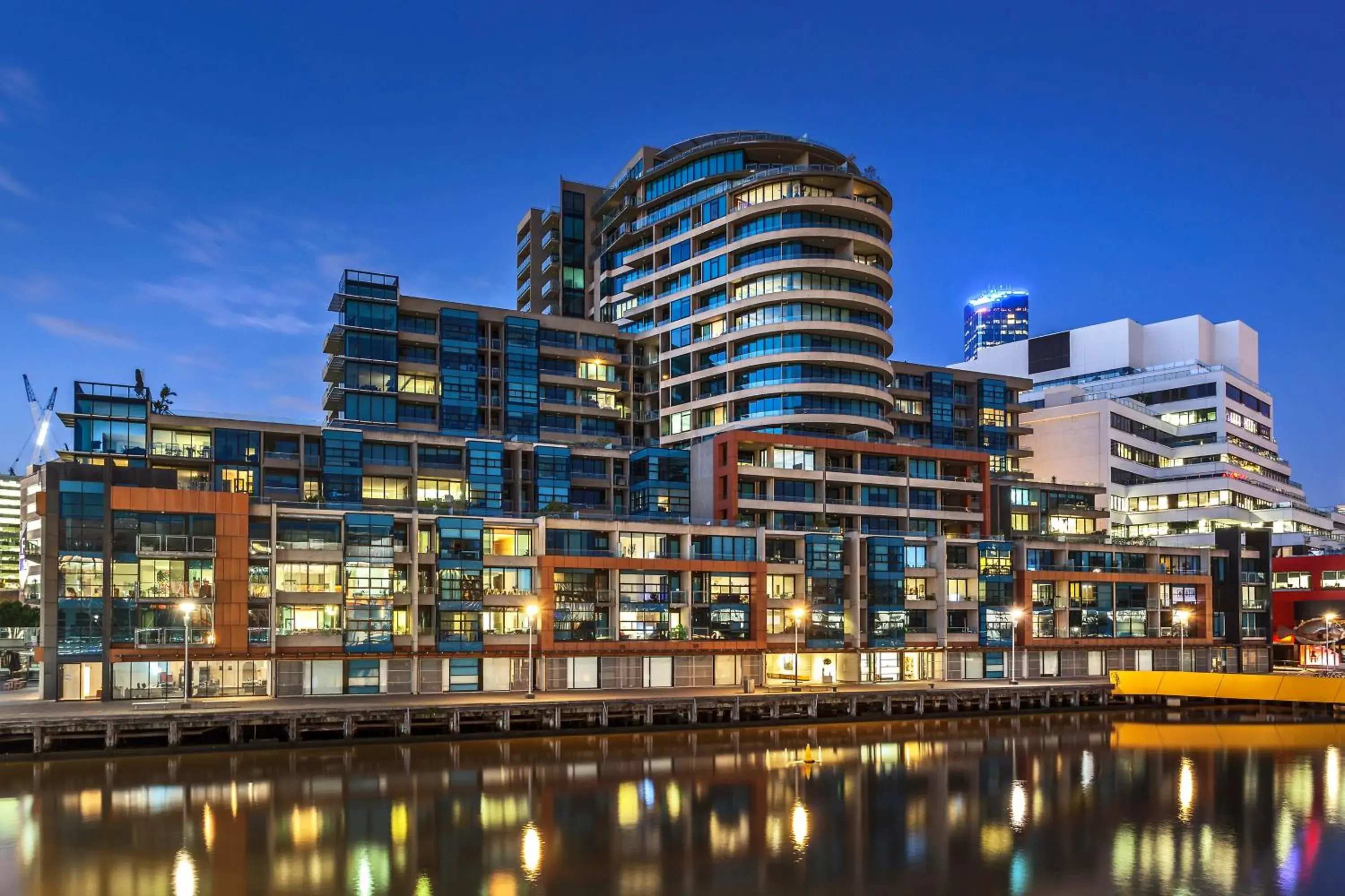 Facade/entrance in Waterfront Melbourne Apartments Facade/entrance in Waterfront Melbourne Apartments