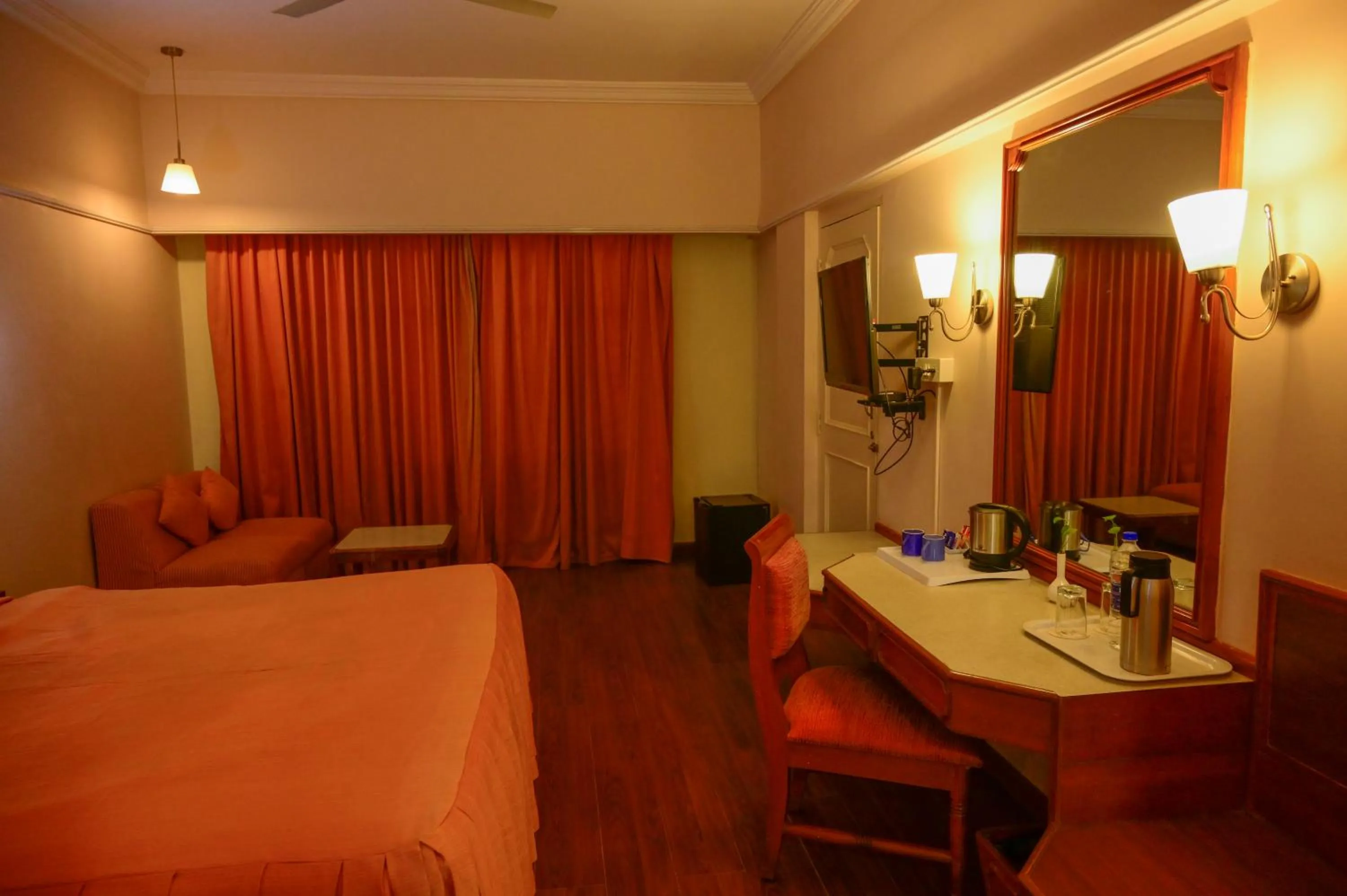 Photo of the whole room in Maya's Kings Kourt